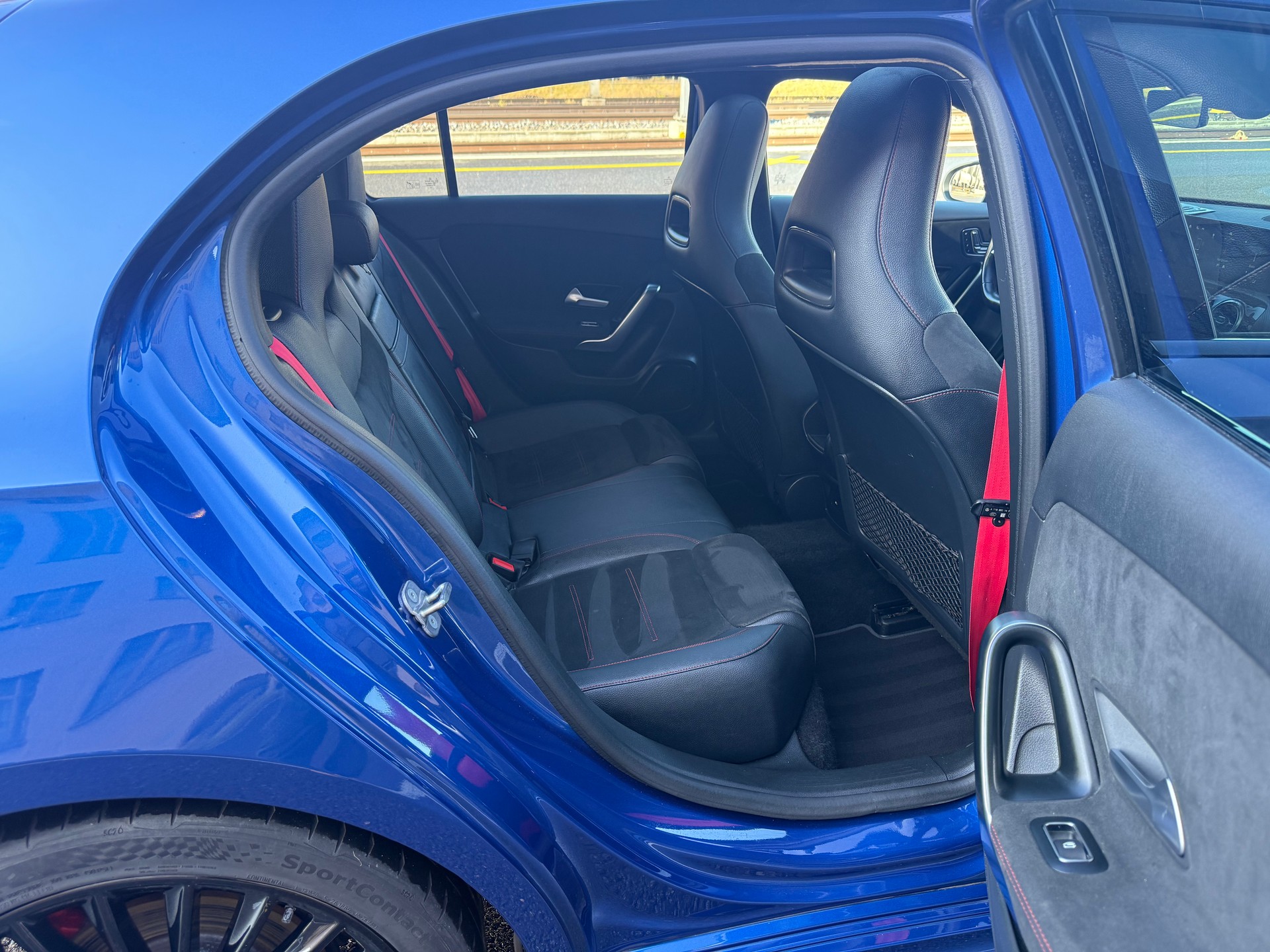 MERCEDES-BENZ A 220 4Matic 8G-DCT-image-11