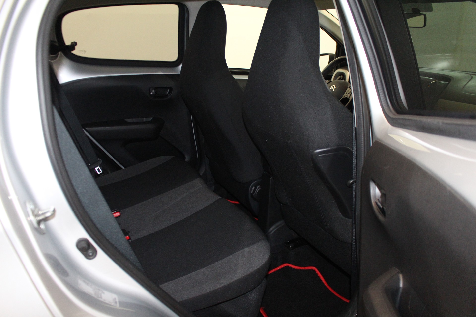CITROEN C1 1.2 PureTech Shine-image-9