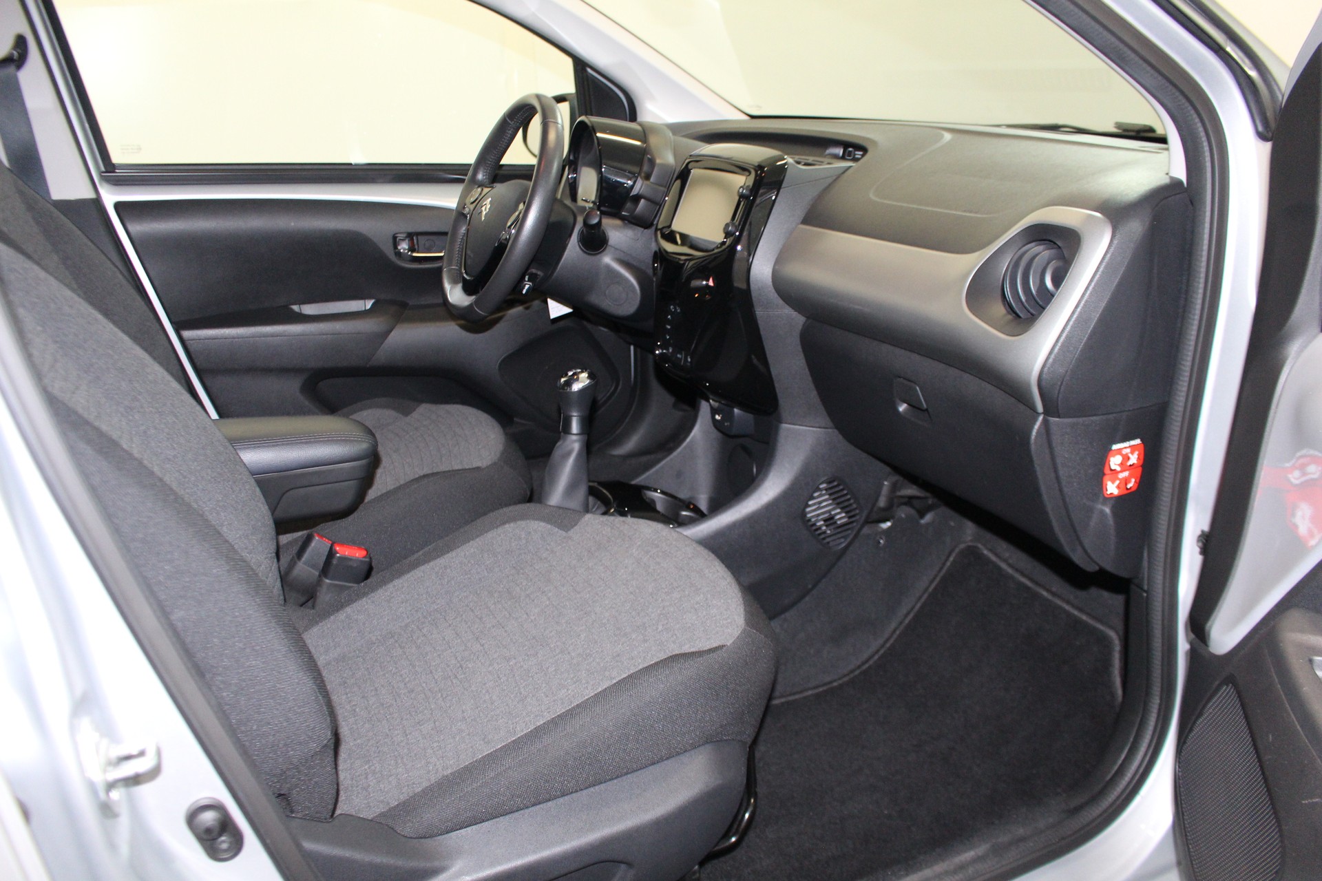 CITROEN C1 1.2 PureTech Shine-image-10