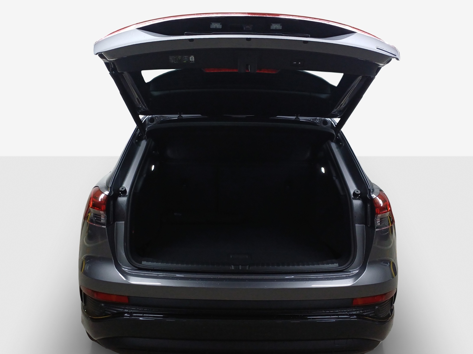 AUDI Q4 e-tron 45 quattro-image-12