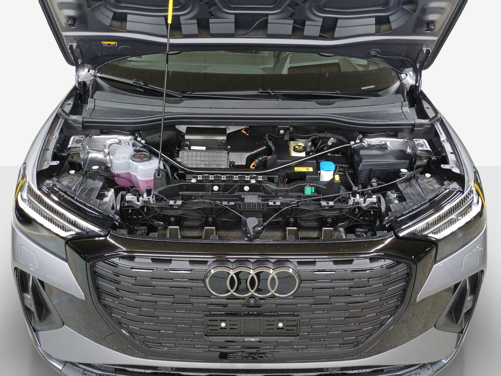 AUDI Q4 e-tron 45 quattro-image-14