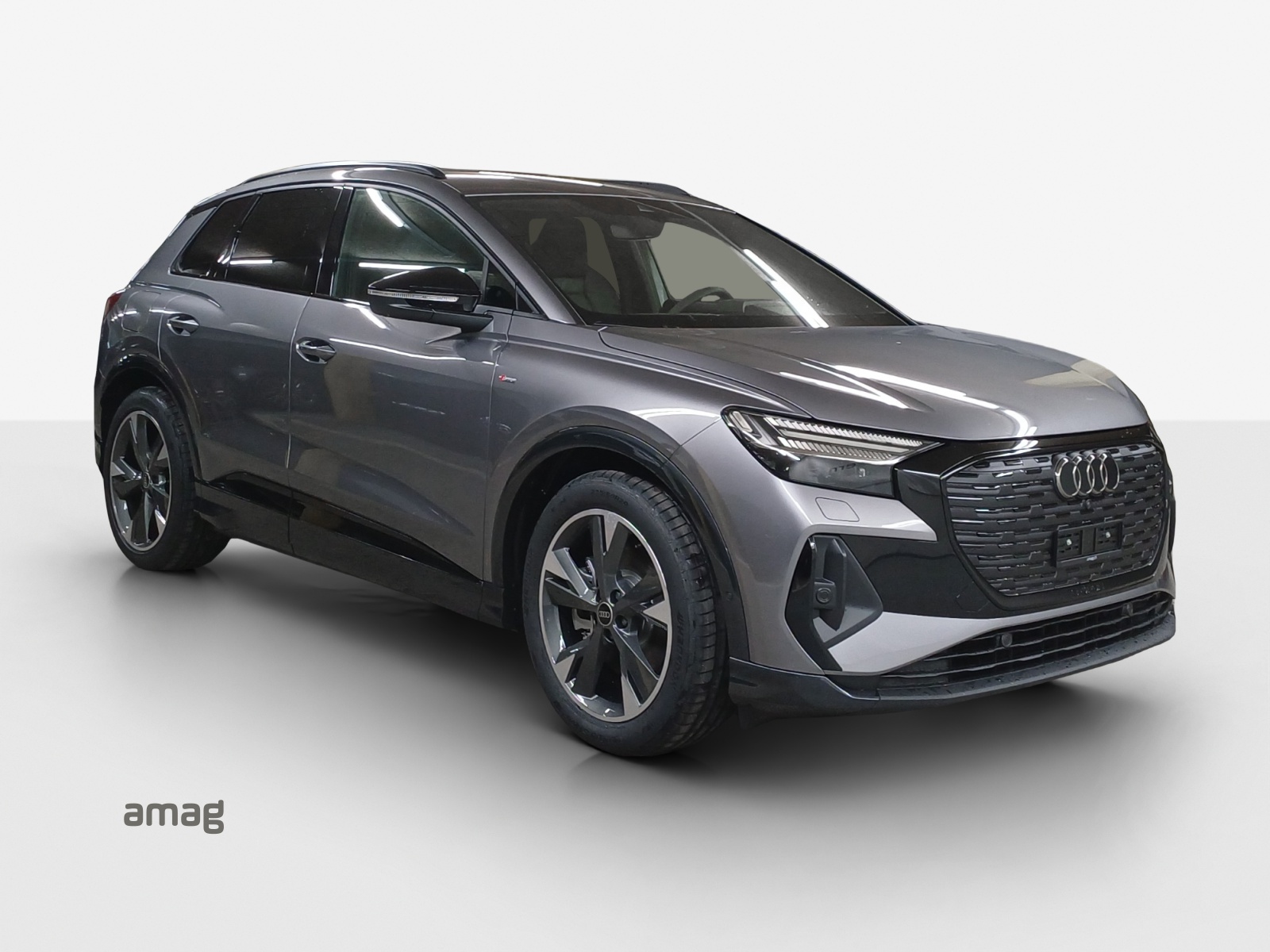 AUDI Q4 e-tron 45 quattro-image-5