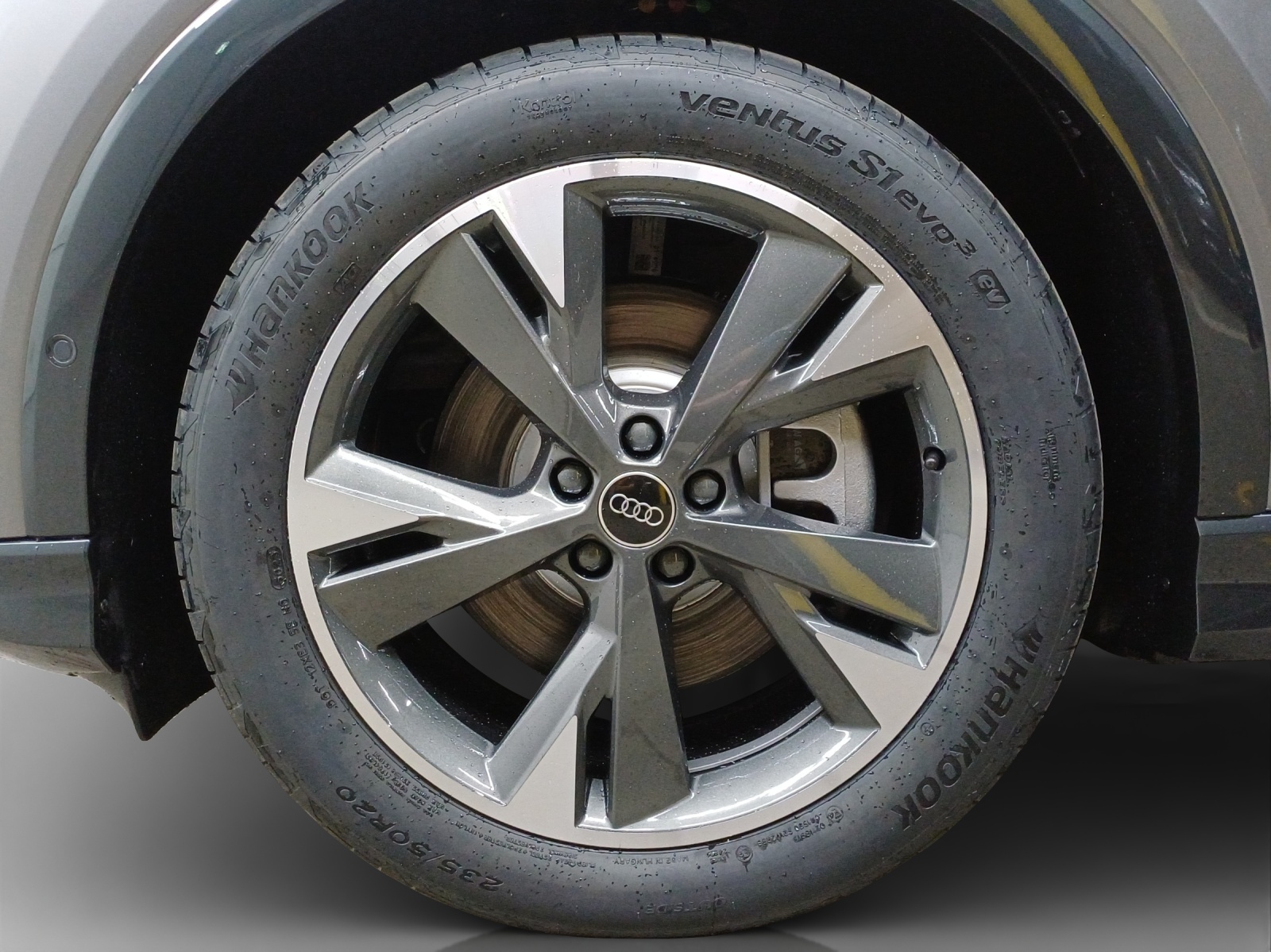 AUDI Q4 e-tron 45 quattro-image-15