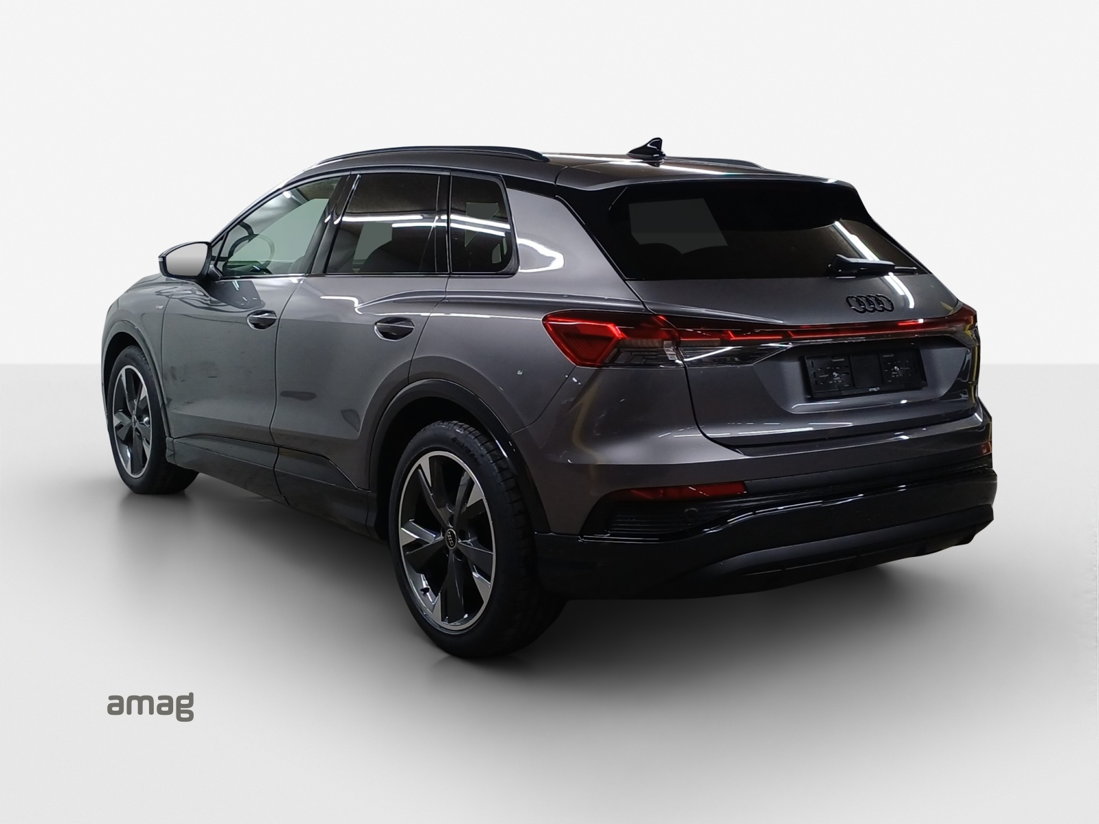 AUDI Q4 e-tron 45 quattro-image-2