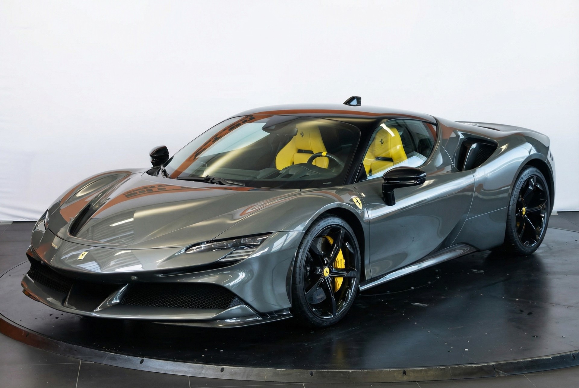 FERRARI SF90 Stradale 'Ferrari Historical Colours'-image-7