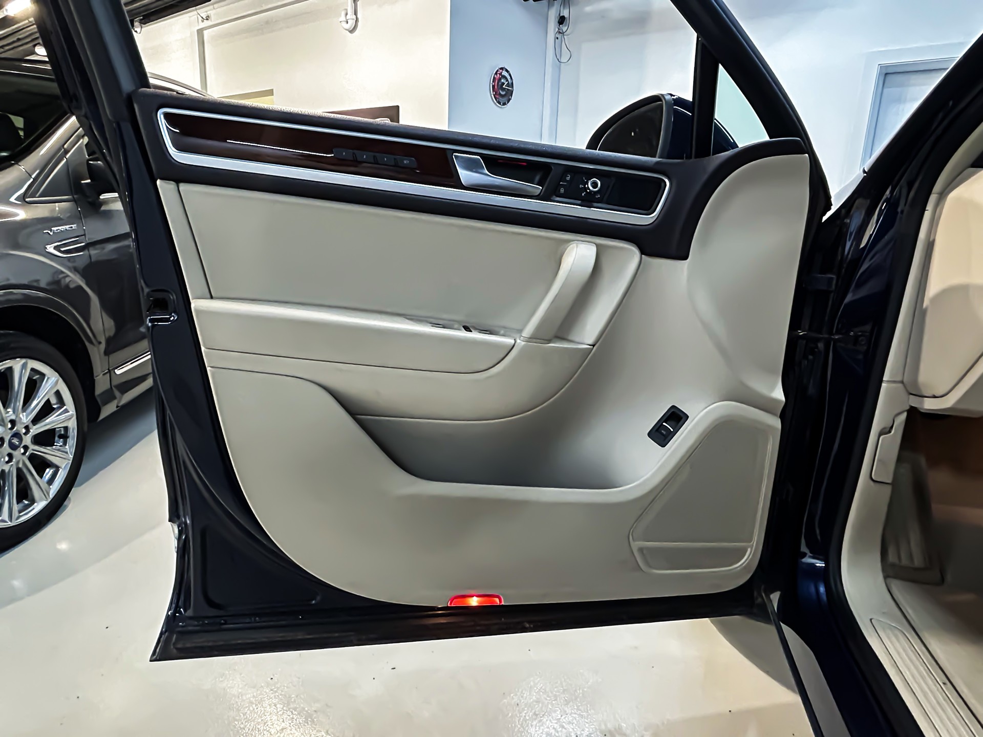 VW Touareg 3.6 FSI BlueMotion Technology Tiptronic-image-12