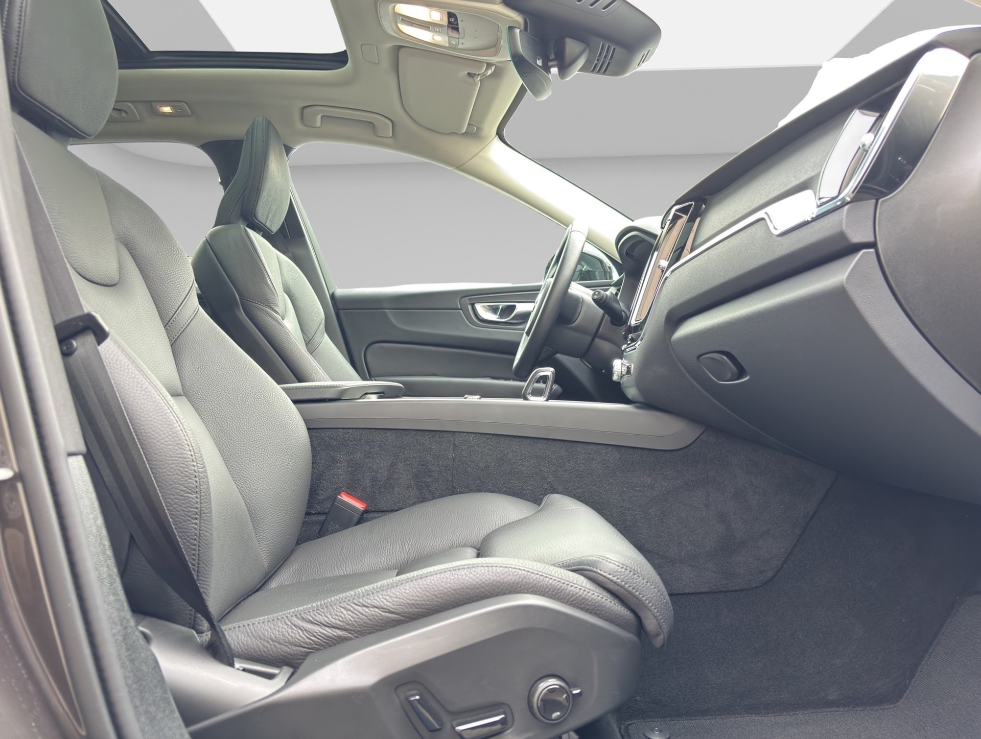 VOLVO XC60 2.0 T6 TE Plus Dark eAWD-image-12