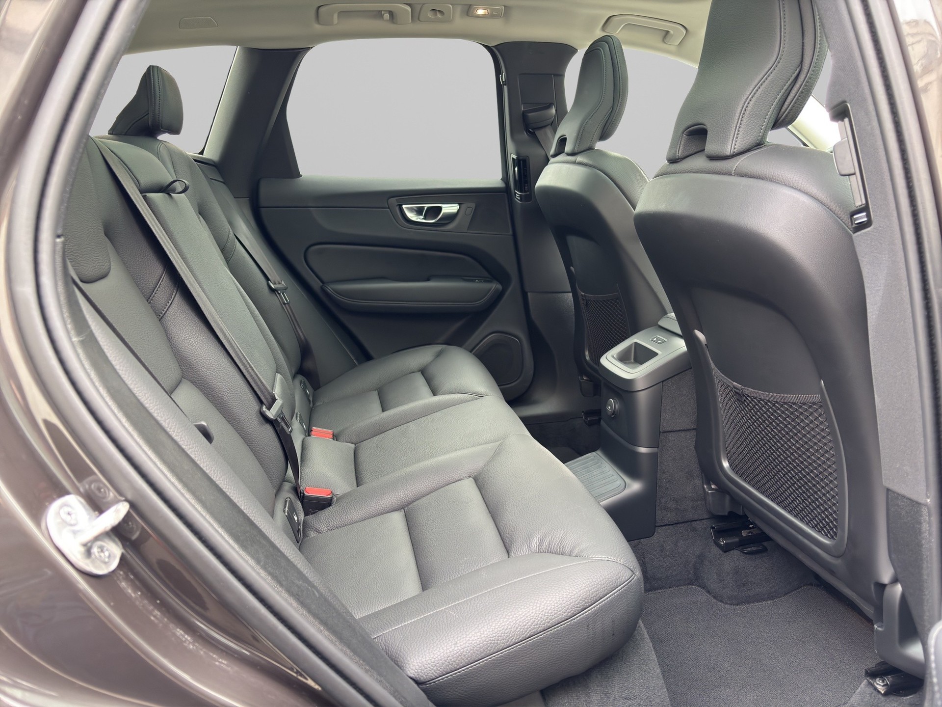 VOLVO XC60 2.0 T6 TE Plus Dark eAWD-image-13