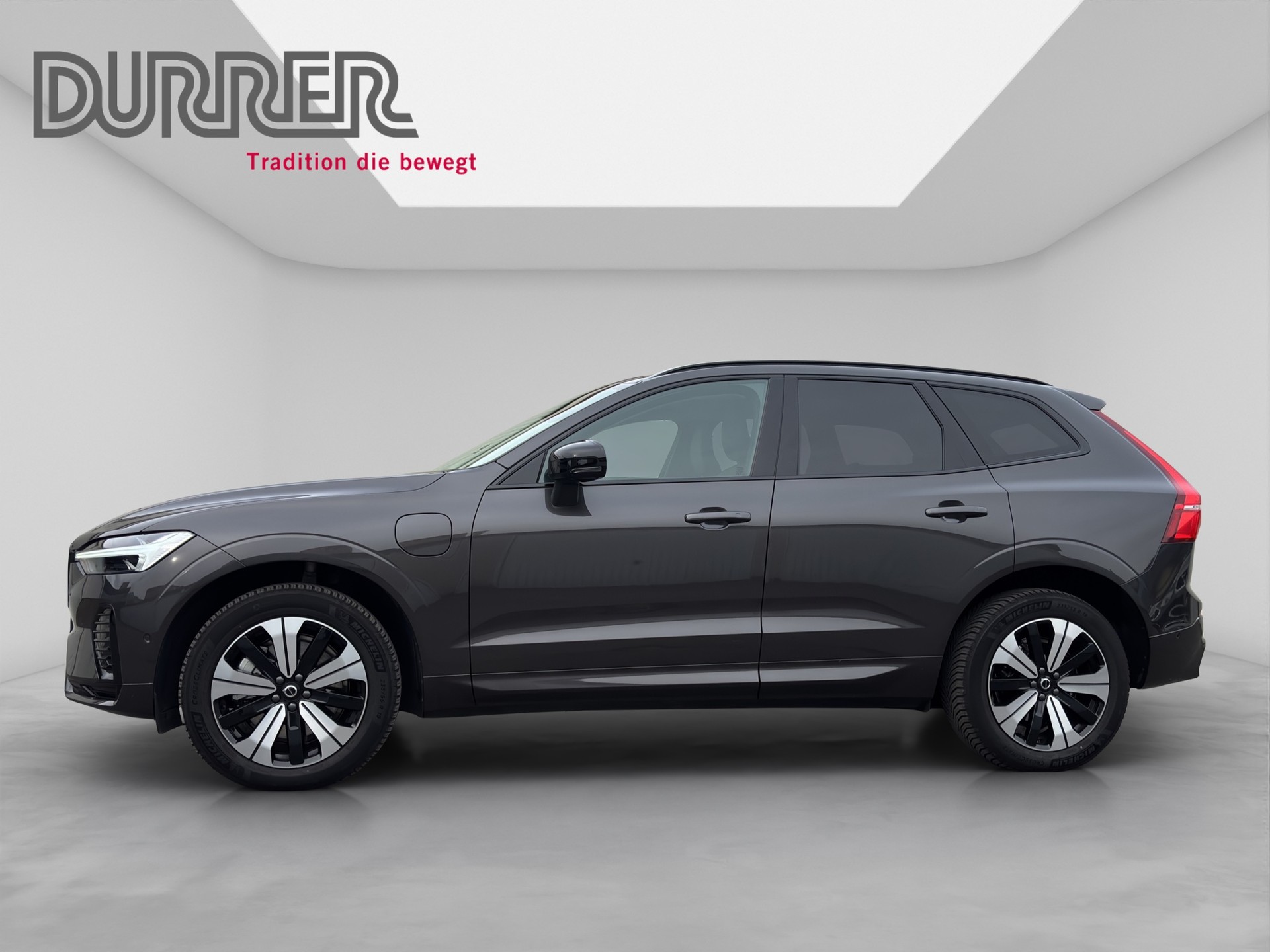 VOLVO XC60 2.0 T6 TE Plus Dark eAWD-image-1