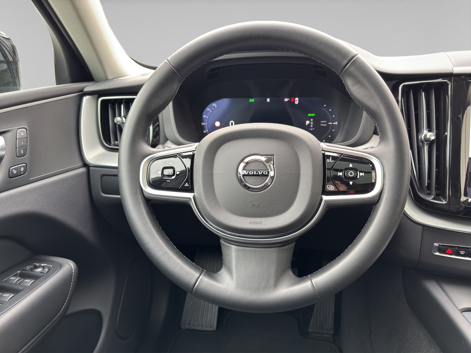 VOLVO XC60 2.0 T6 TE Plus Dark eAWD-image-11
