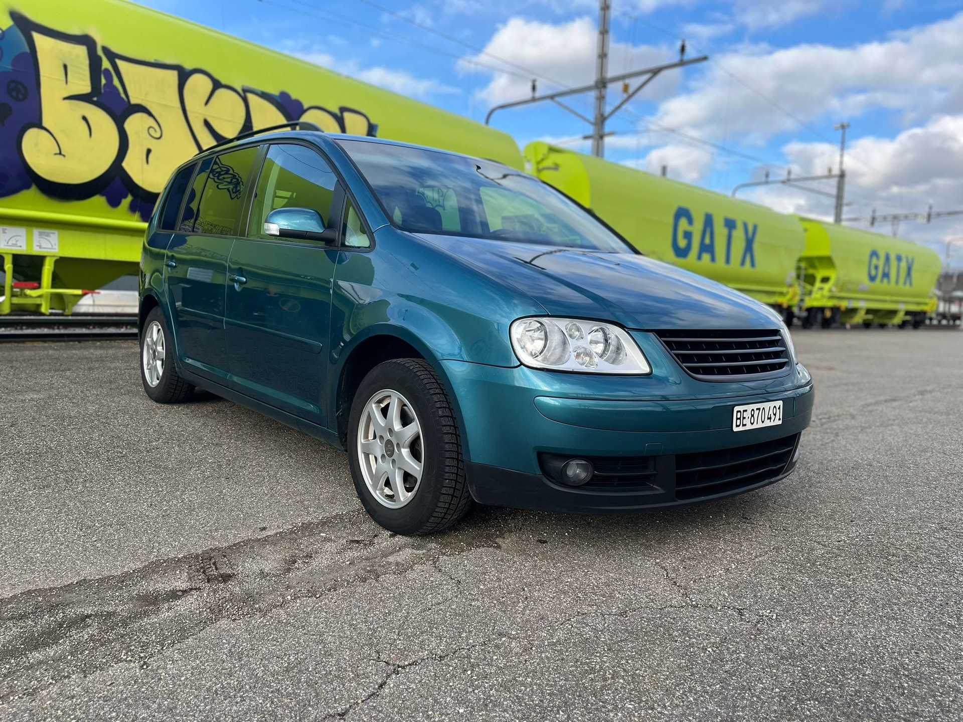 VW Touran 2.0 FSI Highline-image-1