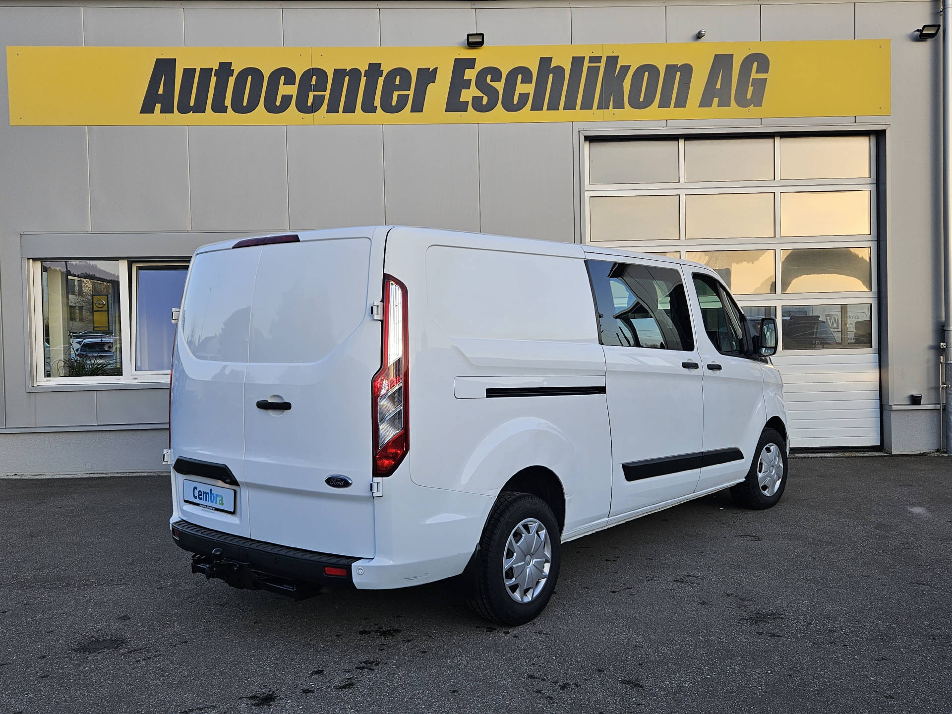 FORD Transit Custom Van 300 L2 2.0 TDCi 130 Trend * 6-Plätzer * Klima * AHK * Navi * Rückfahrkamera *-showroom-element-2