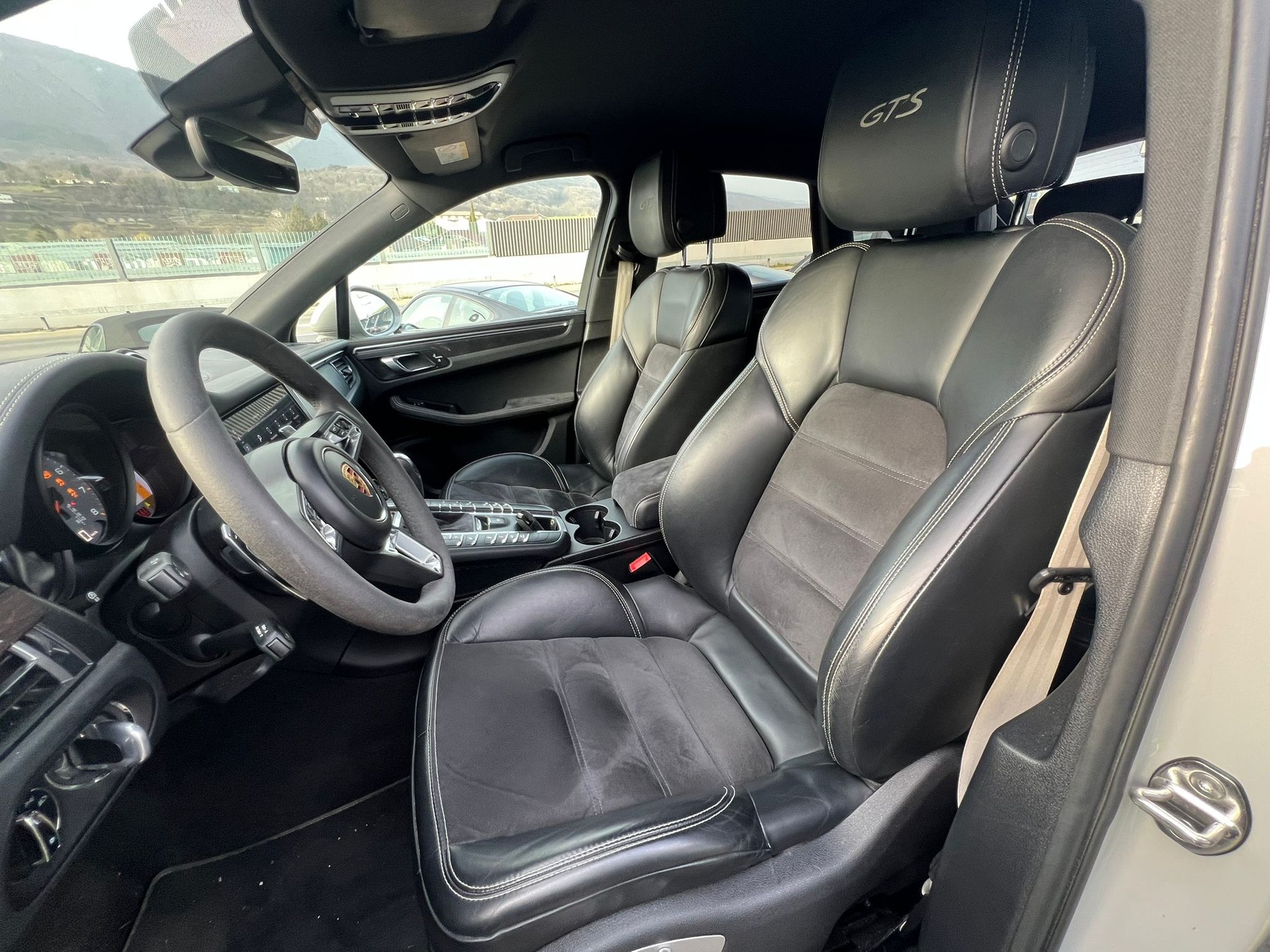 PORSCHE Macan GTS PDK-image-7