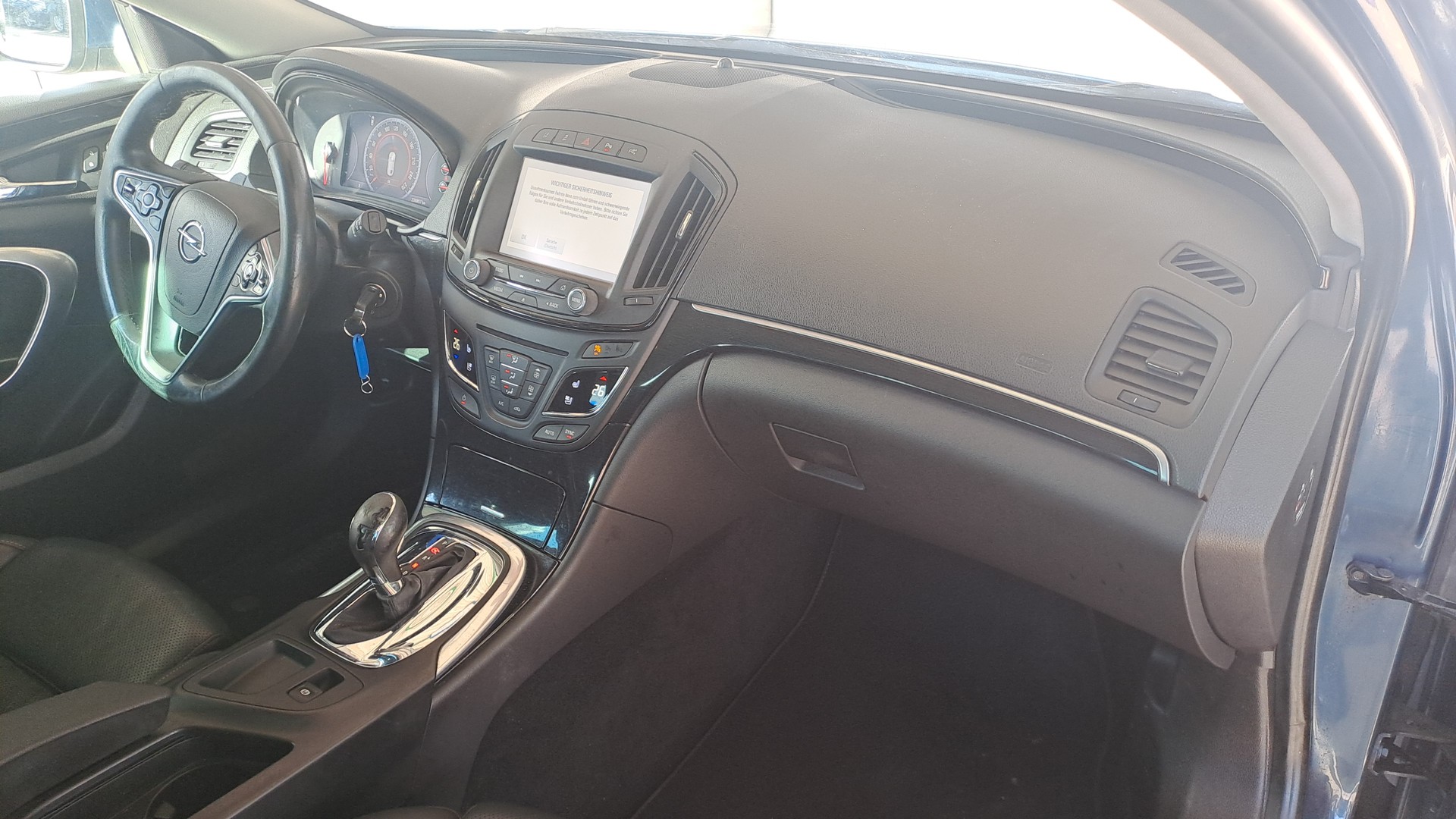 OPEL Insignia Sports Tourer 2.0 CDTI Cosmo Automatic-image-8