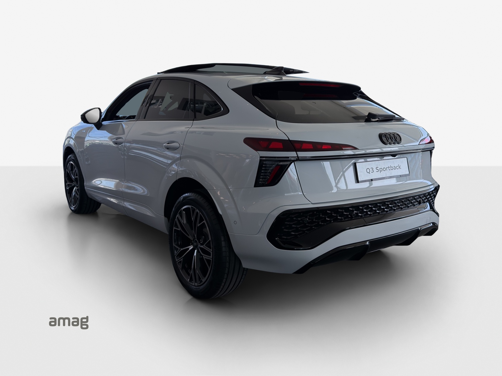 AUDI Q3 Sportback 110 kW TFSI S tronic-image-2