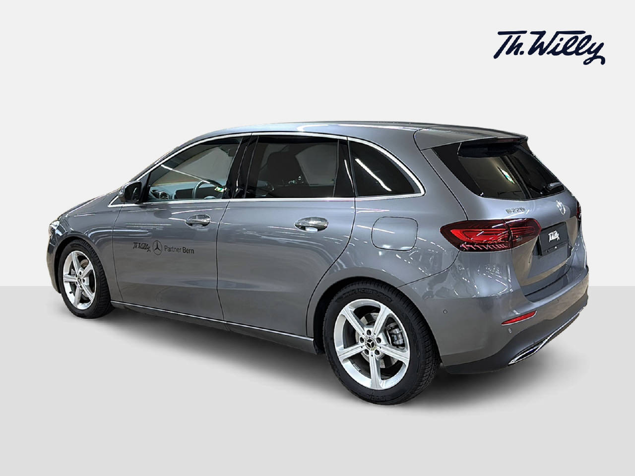 MERCEDES-BENZ B 220 Progressive 4matic-image-2