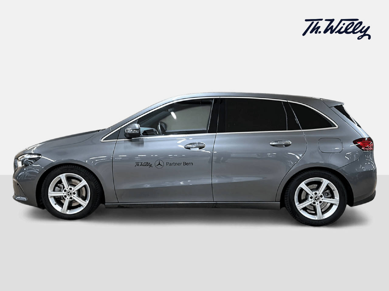 MERCEDES-BENZ B 220 Progressive 4matic-image-1