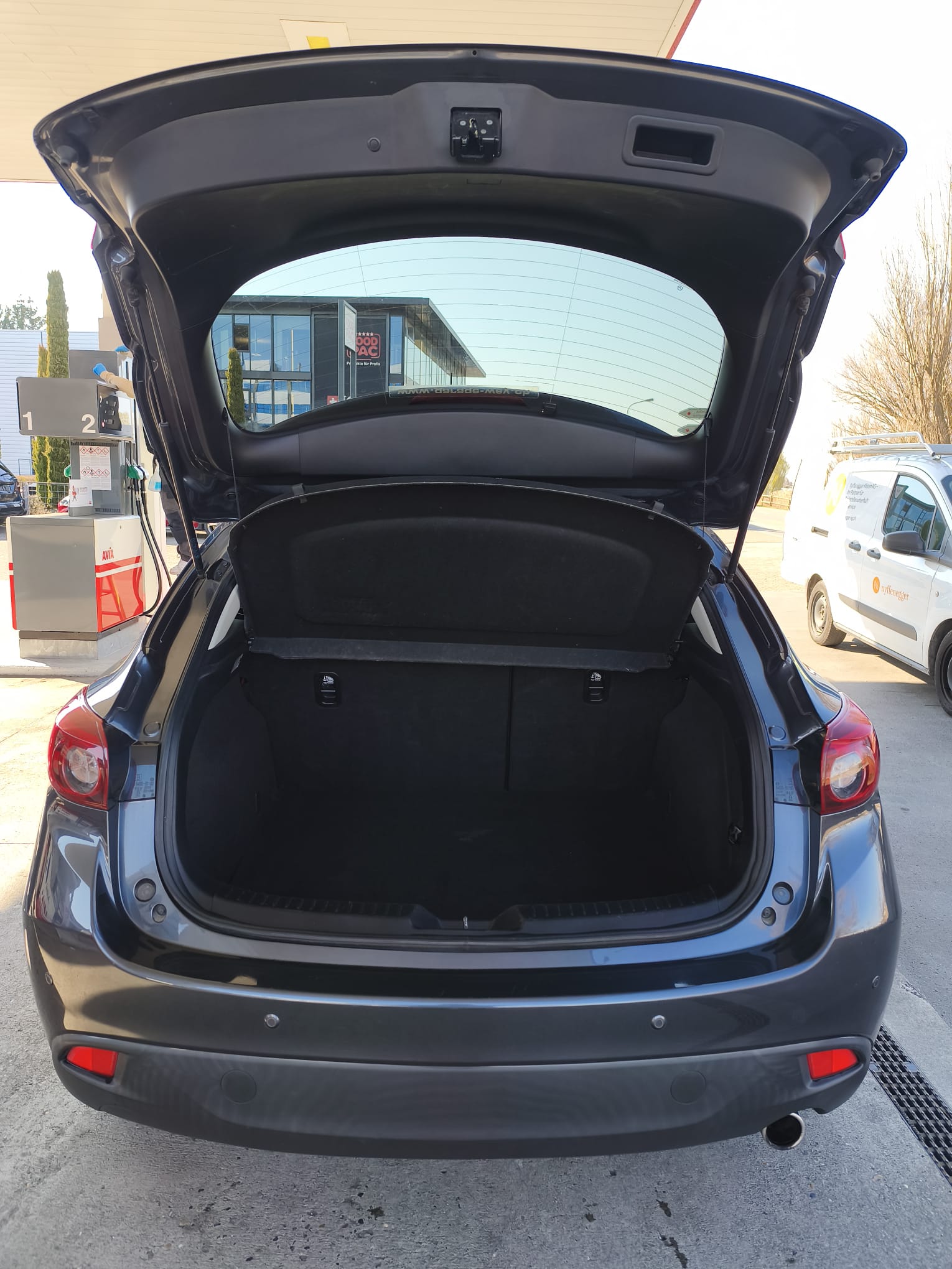 MAZDA 3 1.5 16V CD Revolution Activematic-image-7
