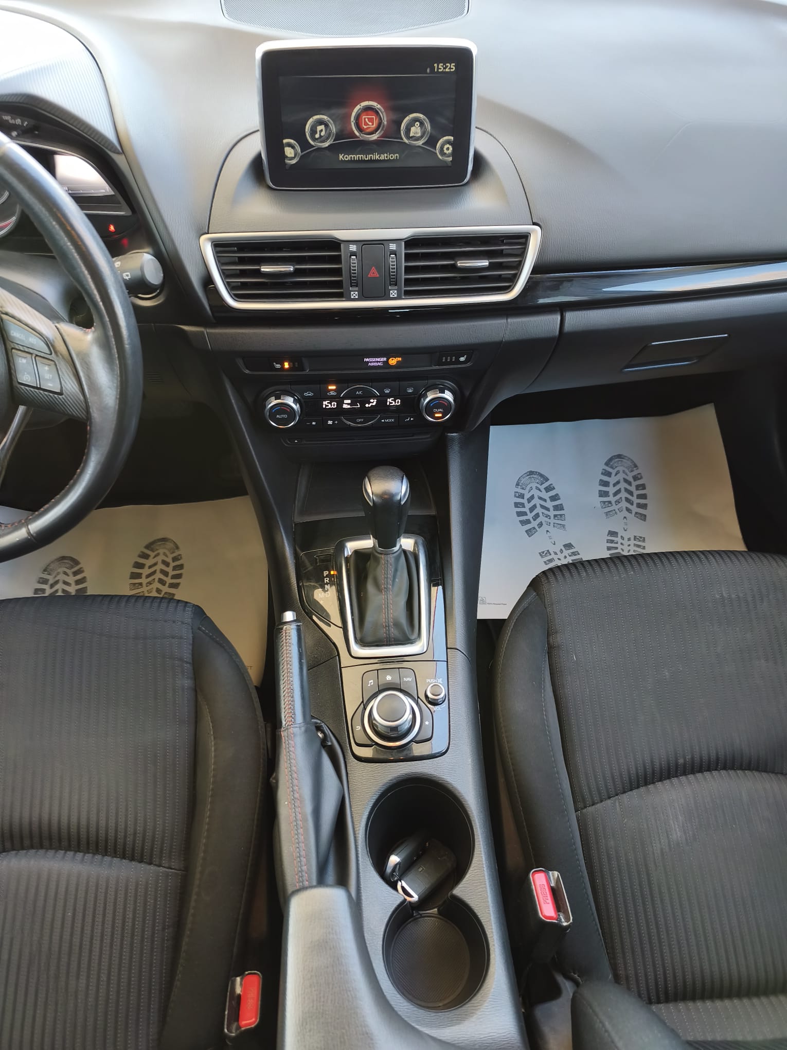 MAZDA 3 1.5 16V CD Revolution Activematic-image-8