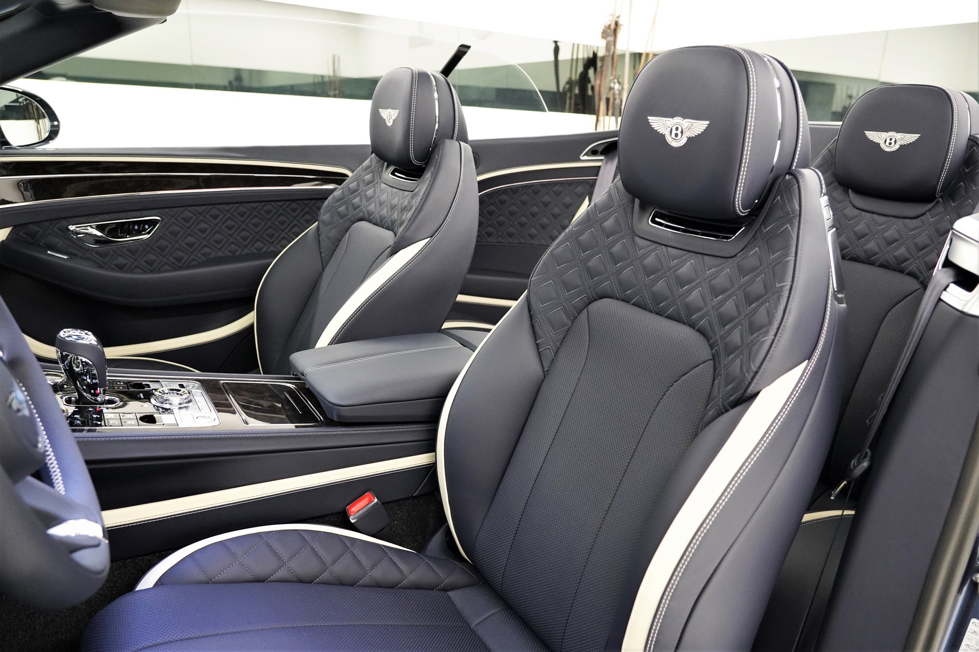 BENTLEY Continental GTC W12 Speed-image-9