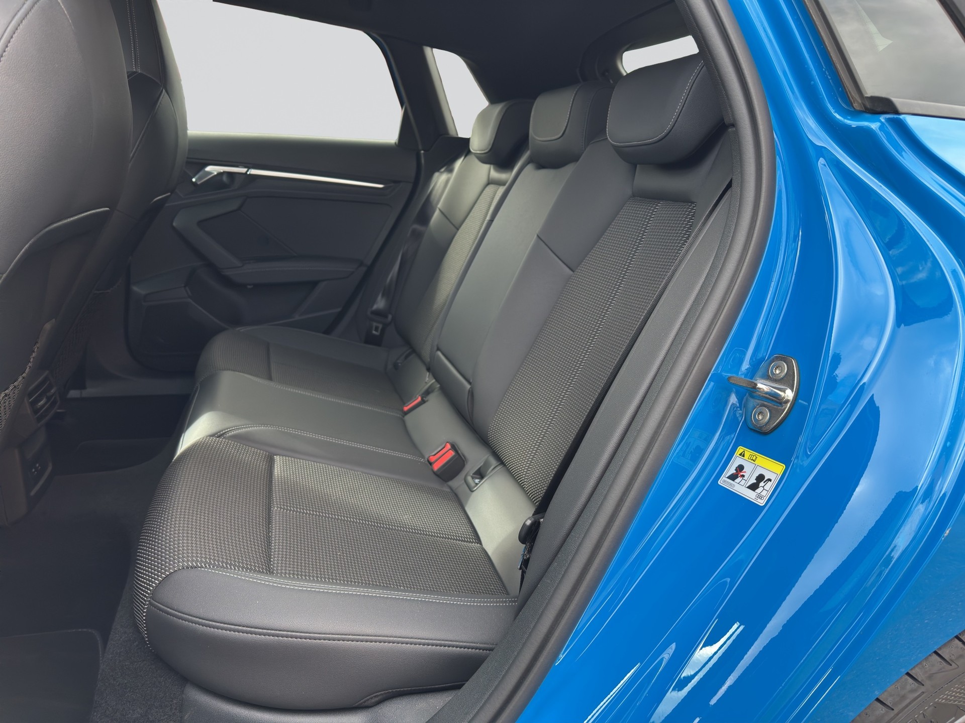 AUDI S3 Sportback 2.0 TFSI quattro S-tronic-image-7