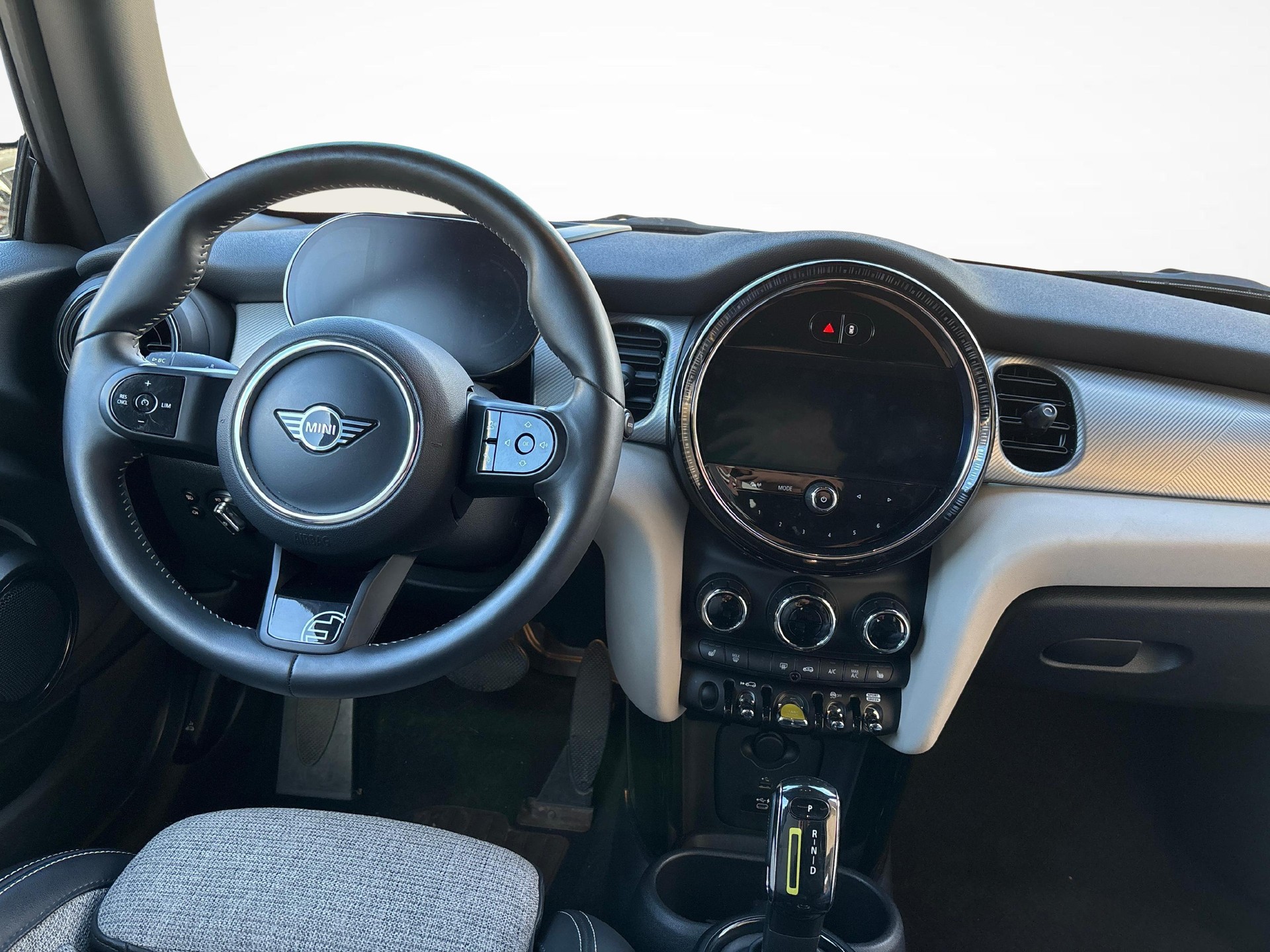 MINI F56 Cooper SE-image-10
