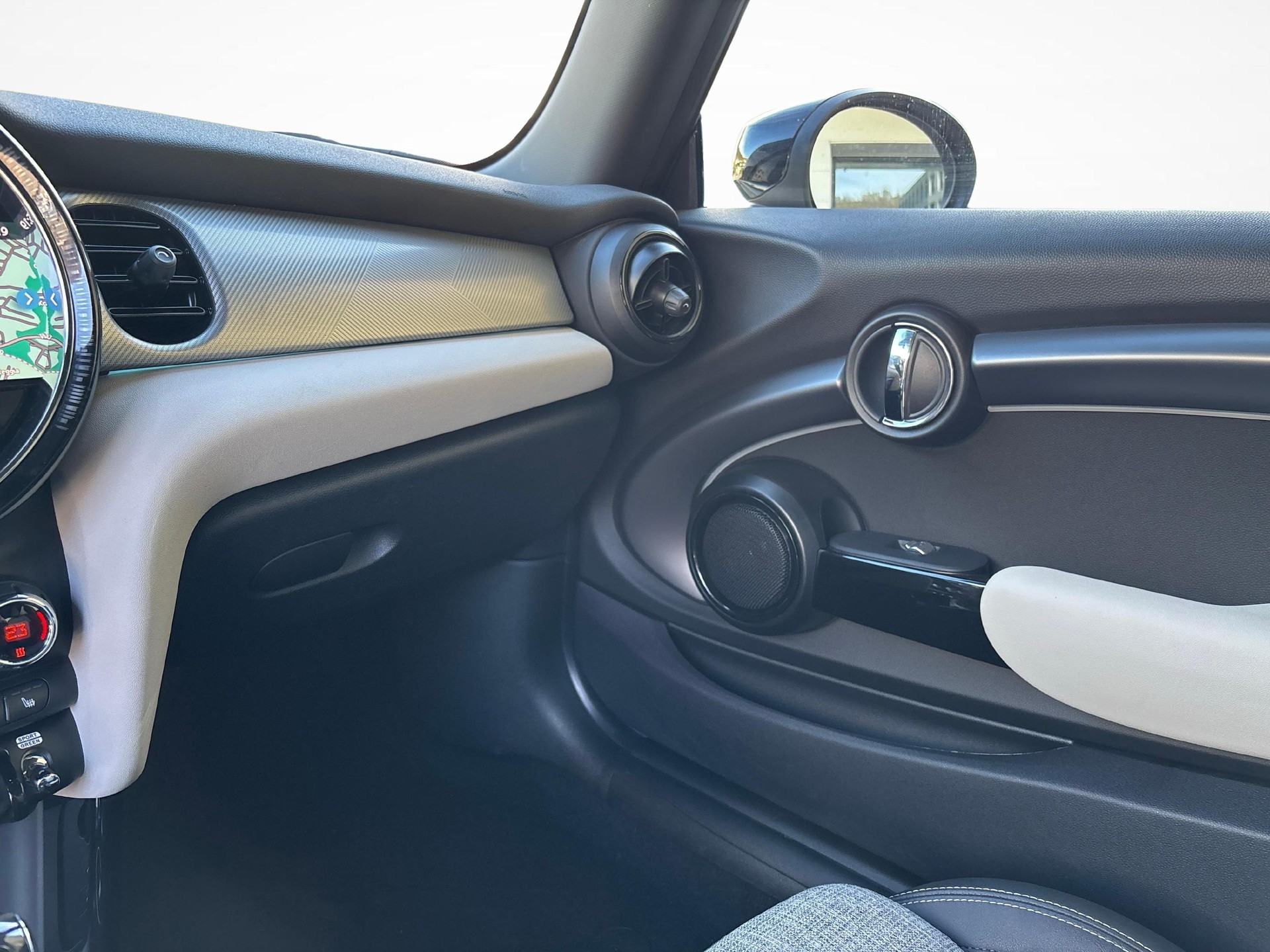 MINI F56 Cooper SE-image-17