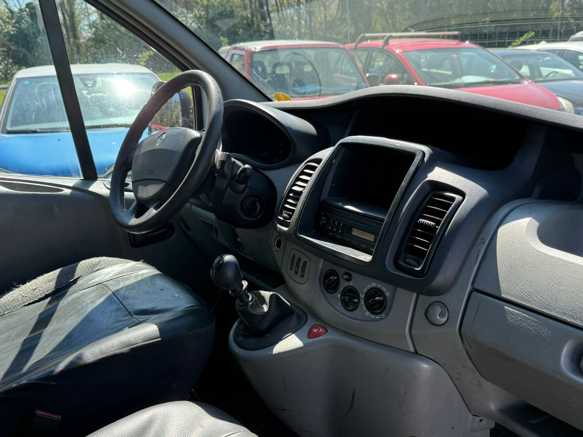 RENAULT Trafic 2.0 dCi 115 2.9t L1H1-image-12