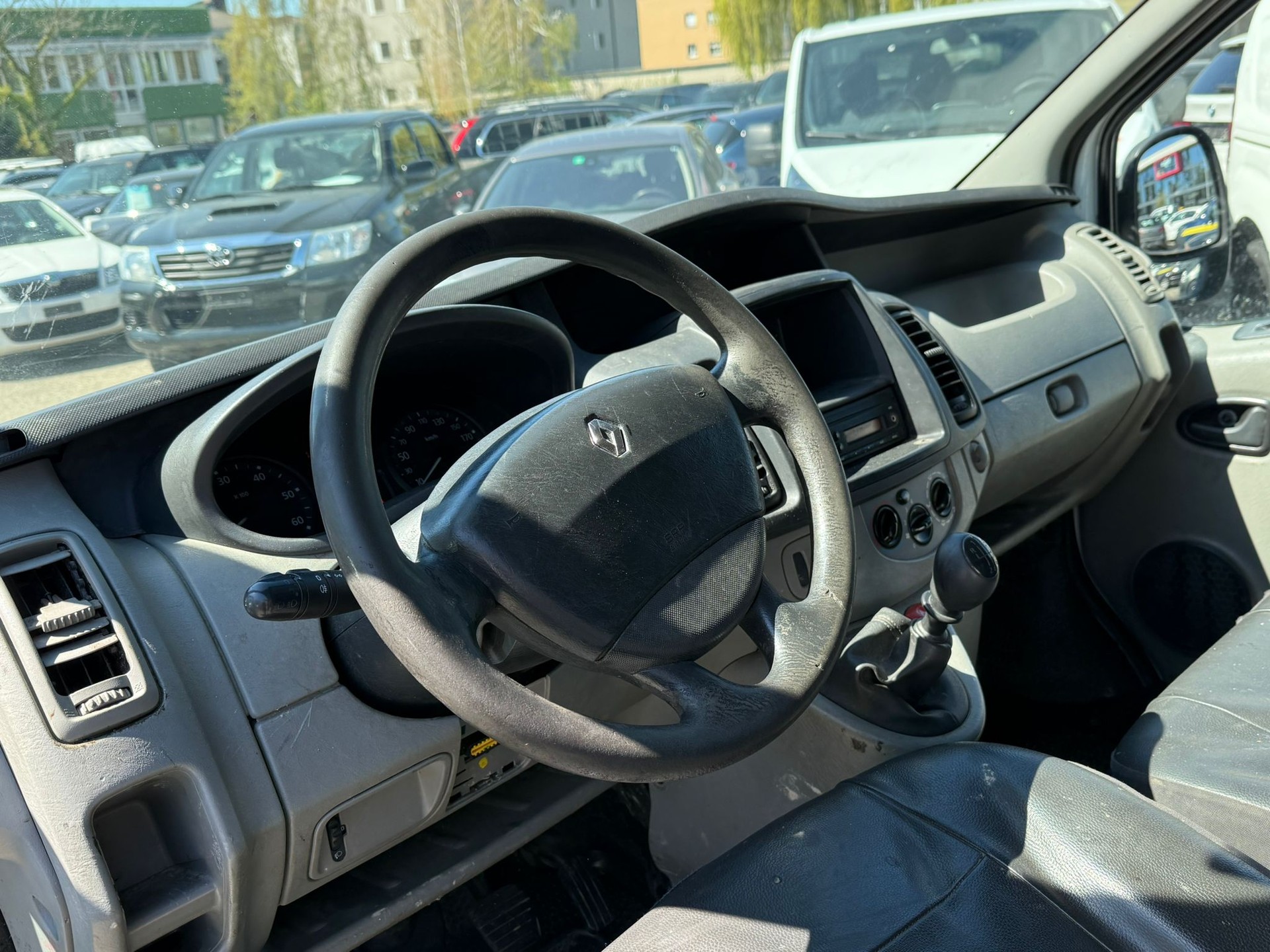 RENAULT Trafic 2.0 dCi 115 2.9t L1H1-image-10
