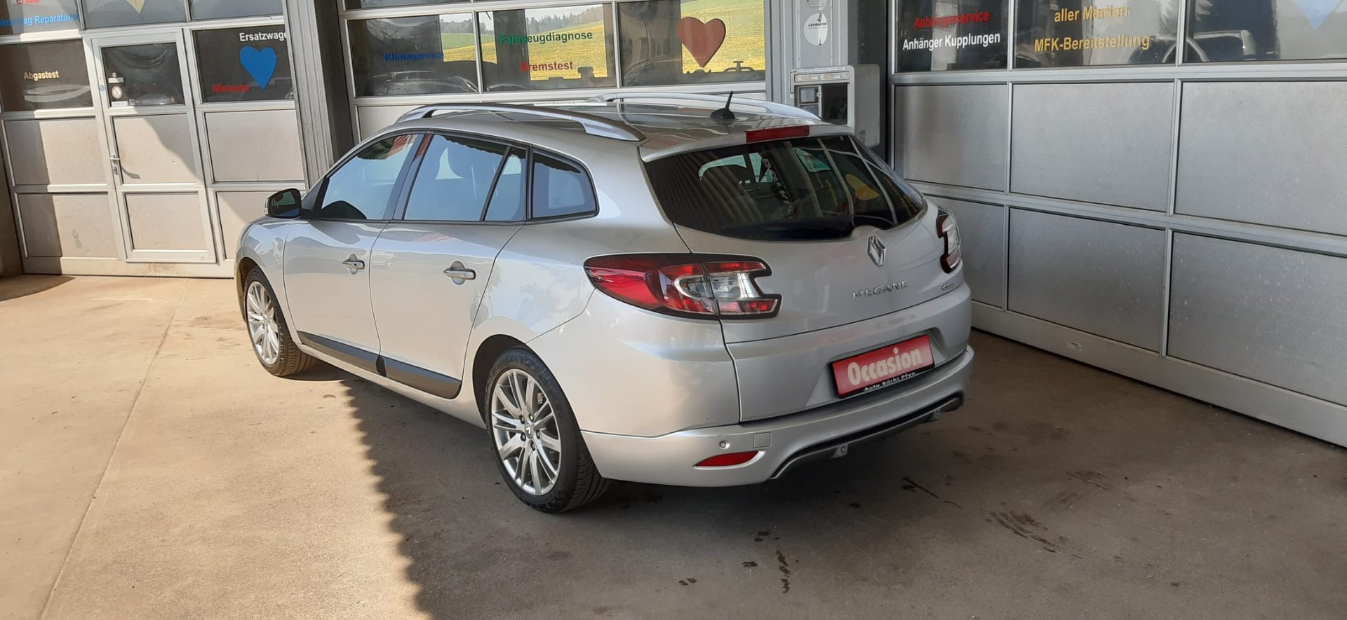 RENAULT Mégane Grandtour 1.4 16V Turbo Dynamique-image-7
