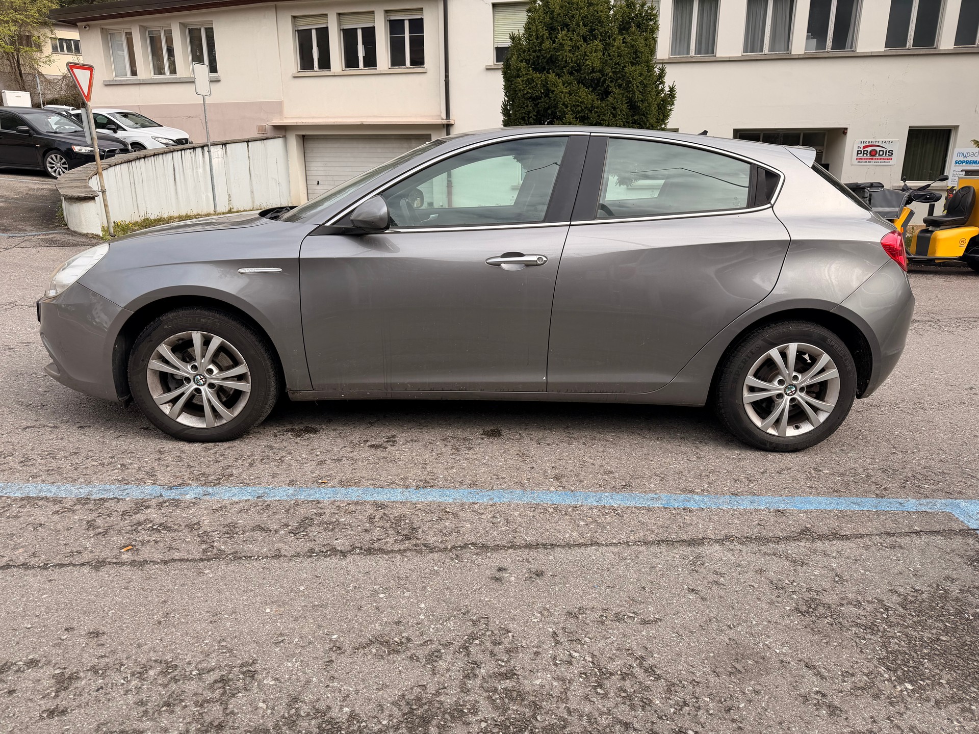 ALFA ROMEO ALFA ROMEO GIULIETTA 1.6-image-2