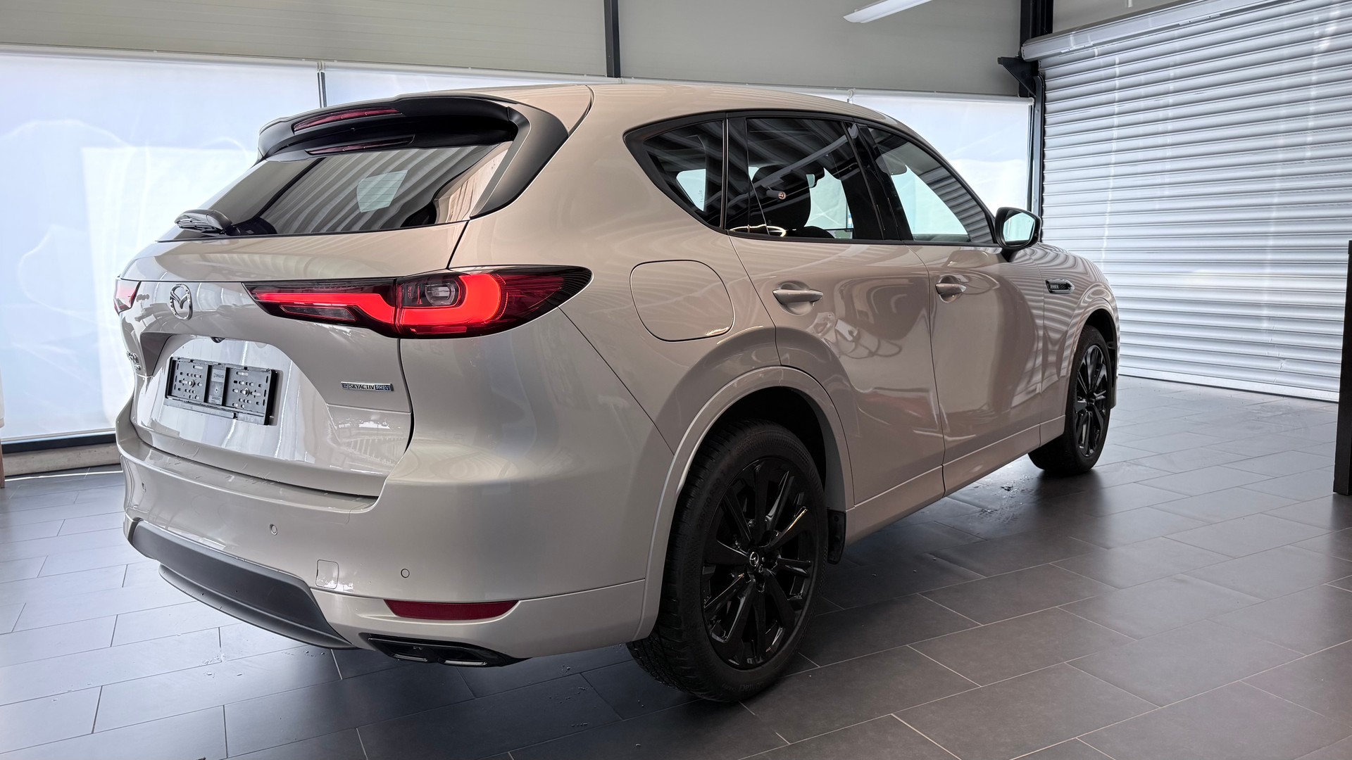 MAZDA CX-60 2.5 PHEV Homura-showroom-element-3