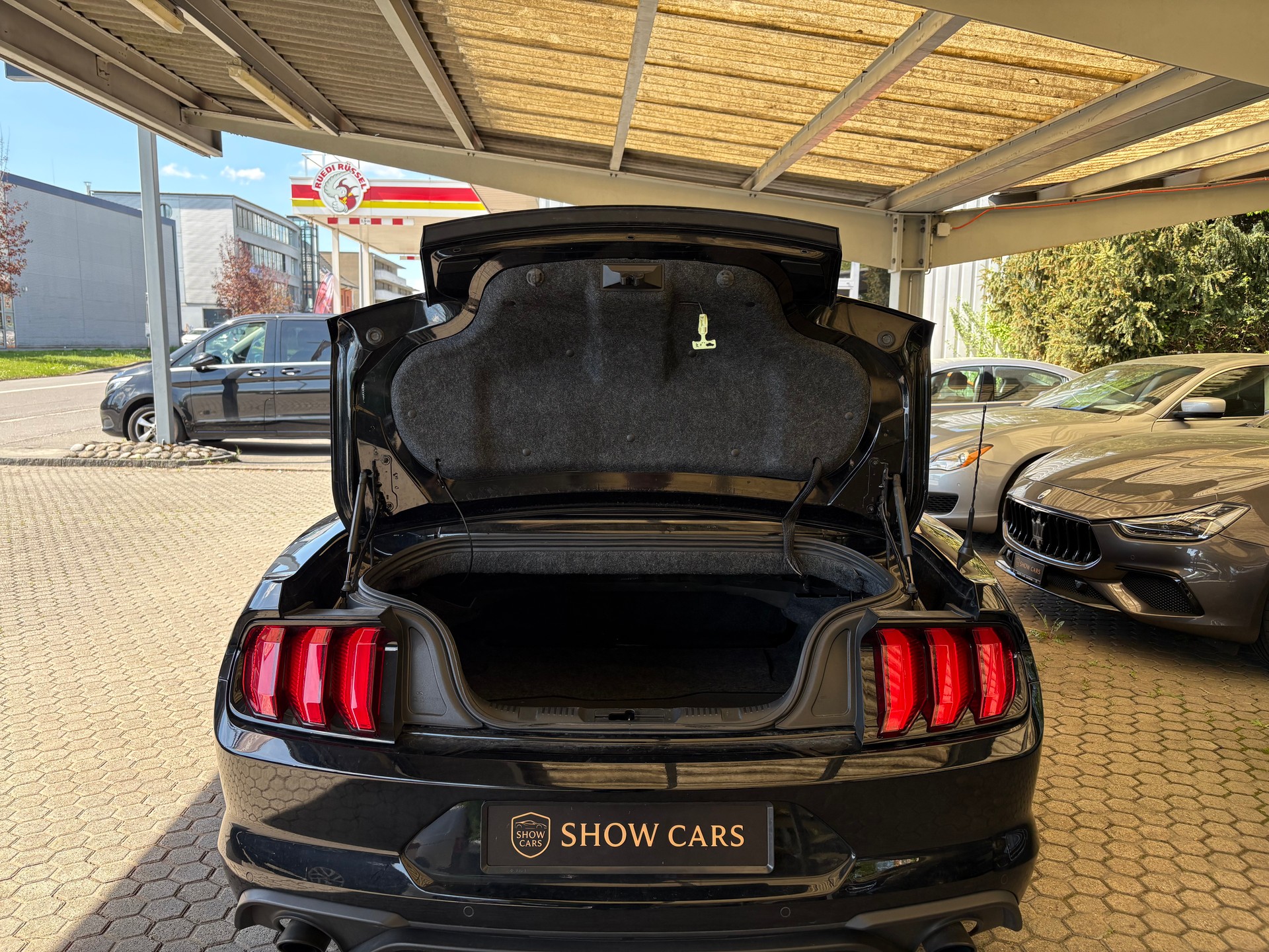 FORD Mustang Fastback 2.3 Blue Edition Automat-image-12