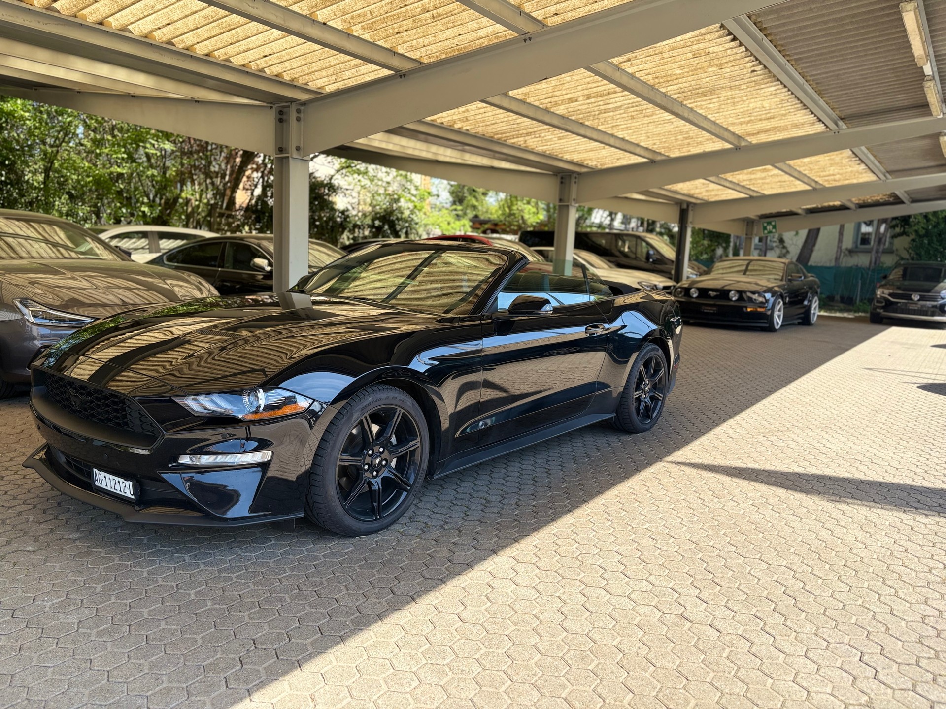 FORD Mustang Fastback 2.3 Blue Edition Automat-image-2