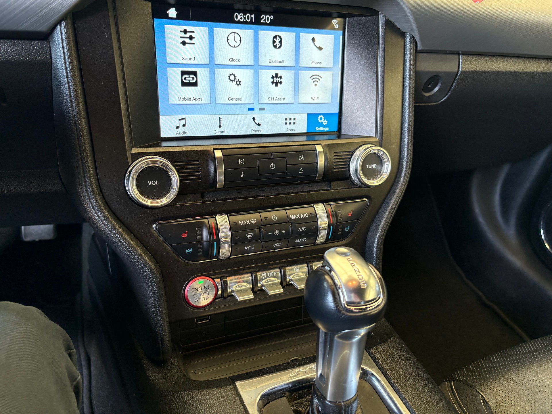 FORD Mustang Fastback 2.3 Blue Edition Automat-image-10