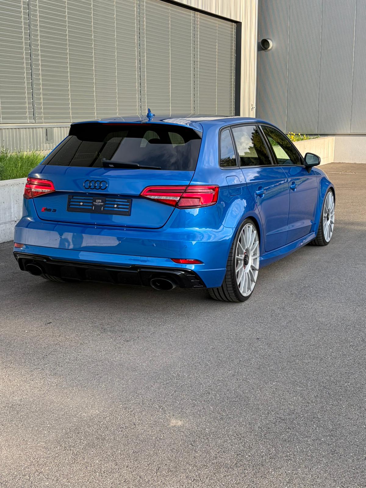 AUDI RS3 Sportback 2.5 TSI quattro S-tronic Kw V3 OZ-image-7