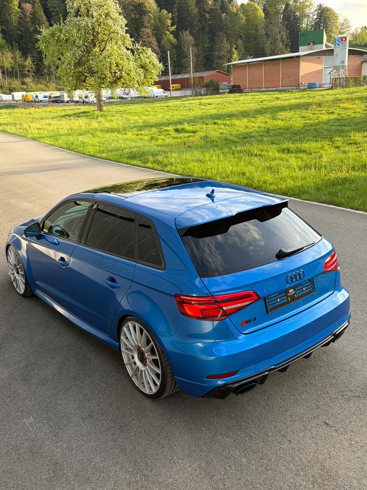 AUDI RS3 Sportback 2.5 TSI quattro S-tronic Kw V3 OZ-image-4