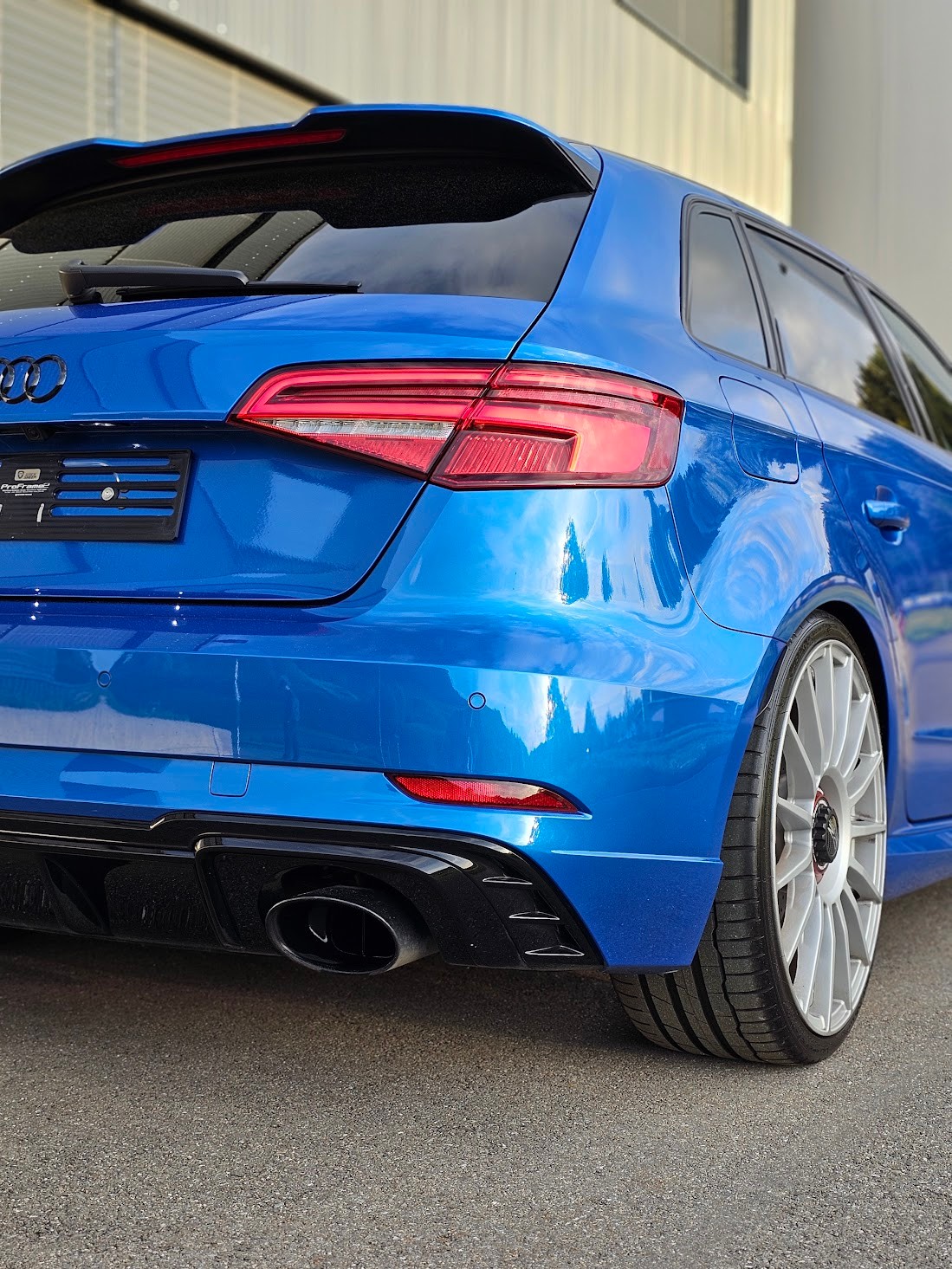 AUDI RS3 Sportback 2.5 TSI quattro S-tronic Kw V3 OZ-image-9
