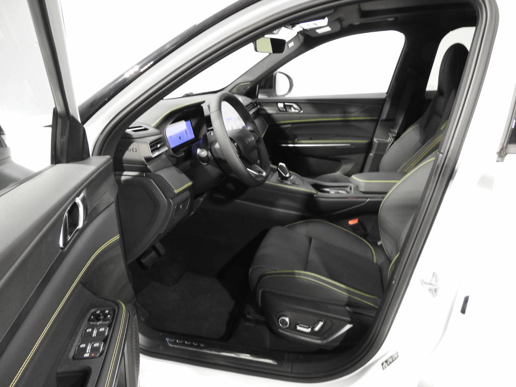 LYNK & CO 01 1.5 PHEV More-image-8