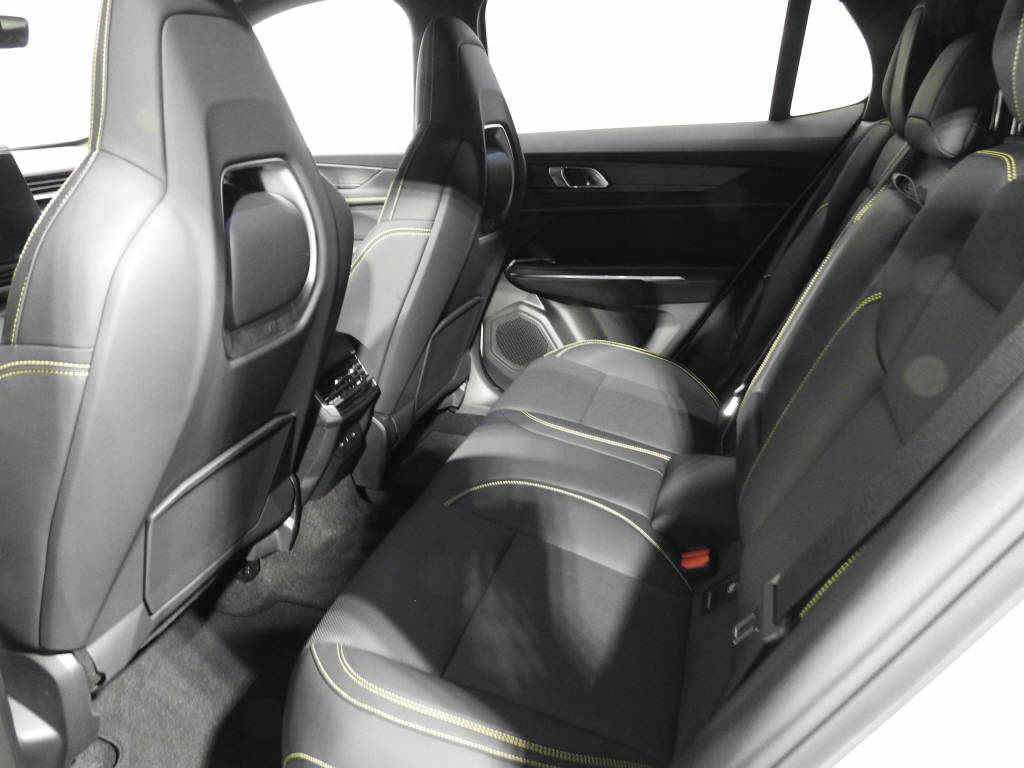 LYNK & CO 01 1.5 PHEV More-image-11