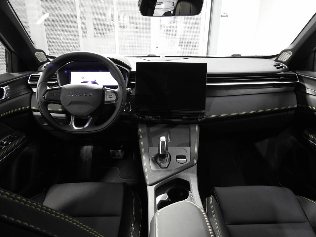 LYNK & CO 01 1.5 PHEV More-image-7