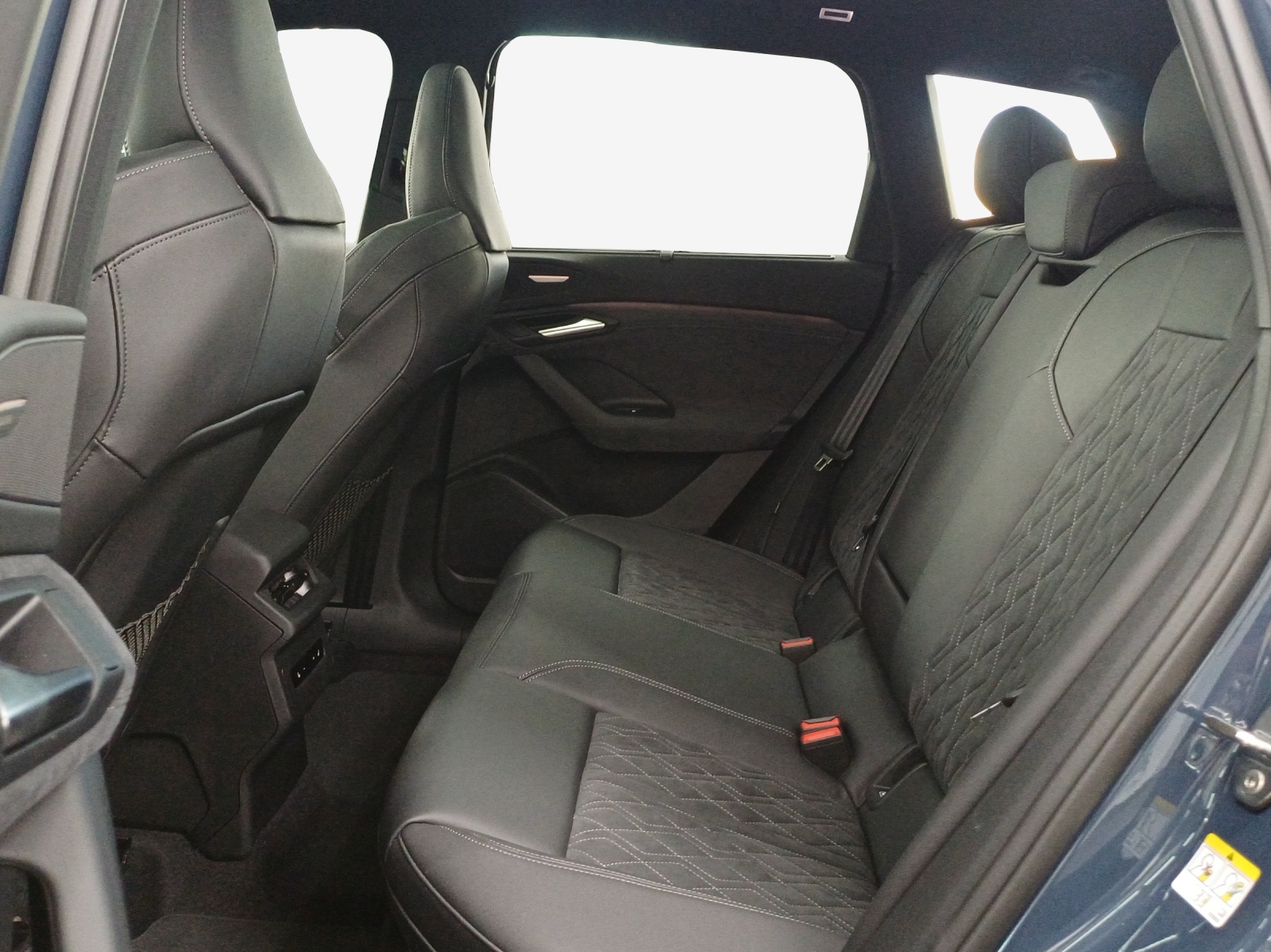 AUDI SQ6 e-tron quattro-image-11
