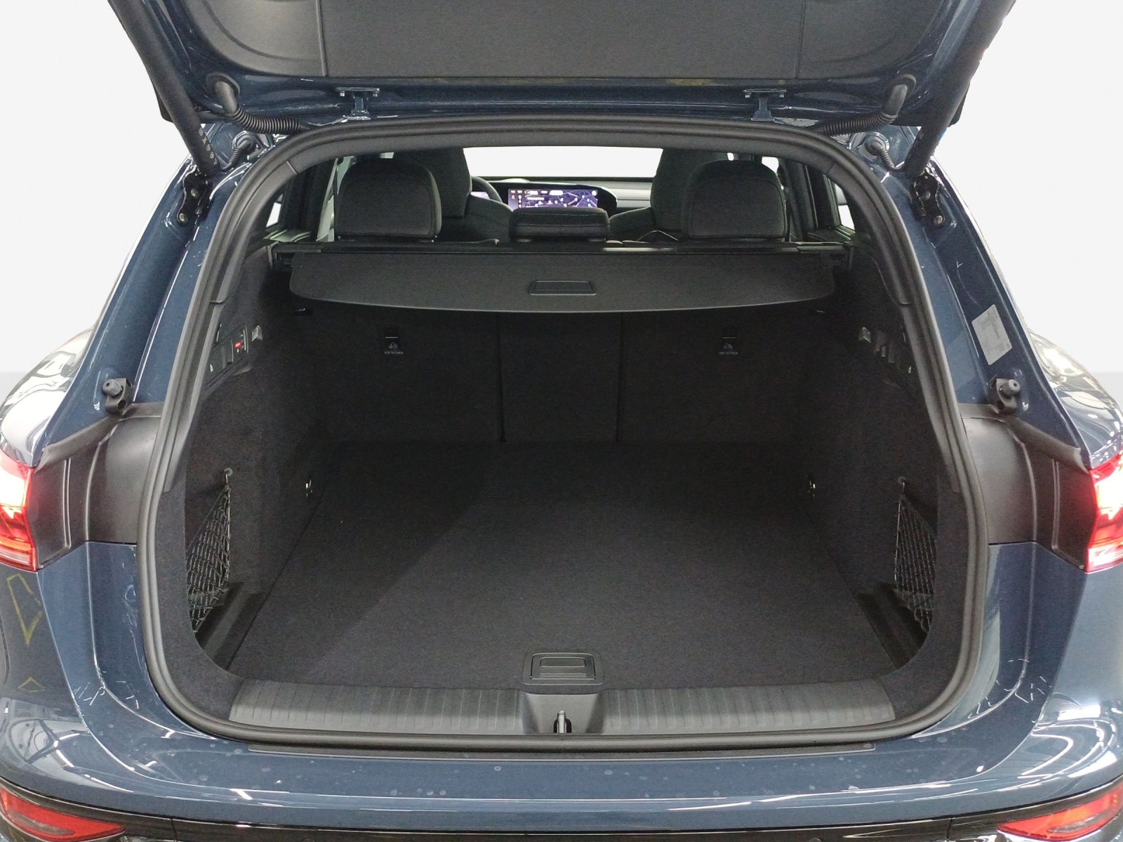 AUDI SQ6 e-tron quattro-image-12