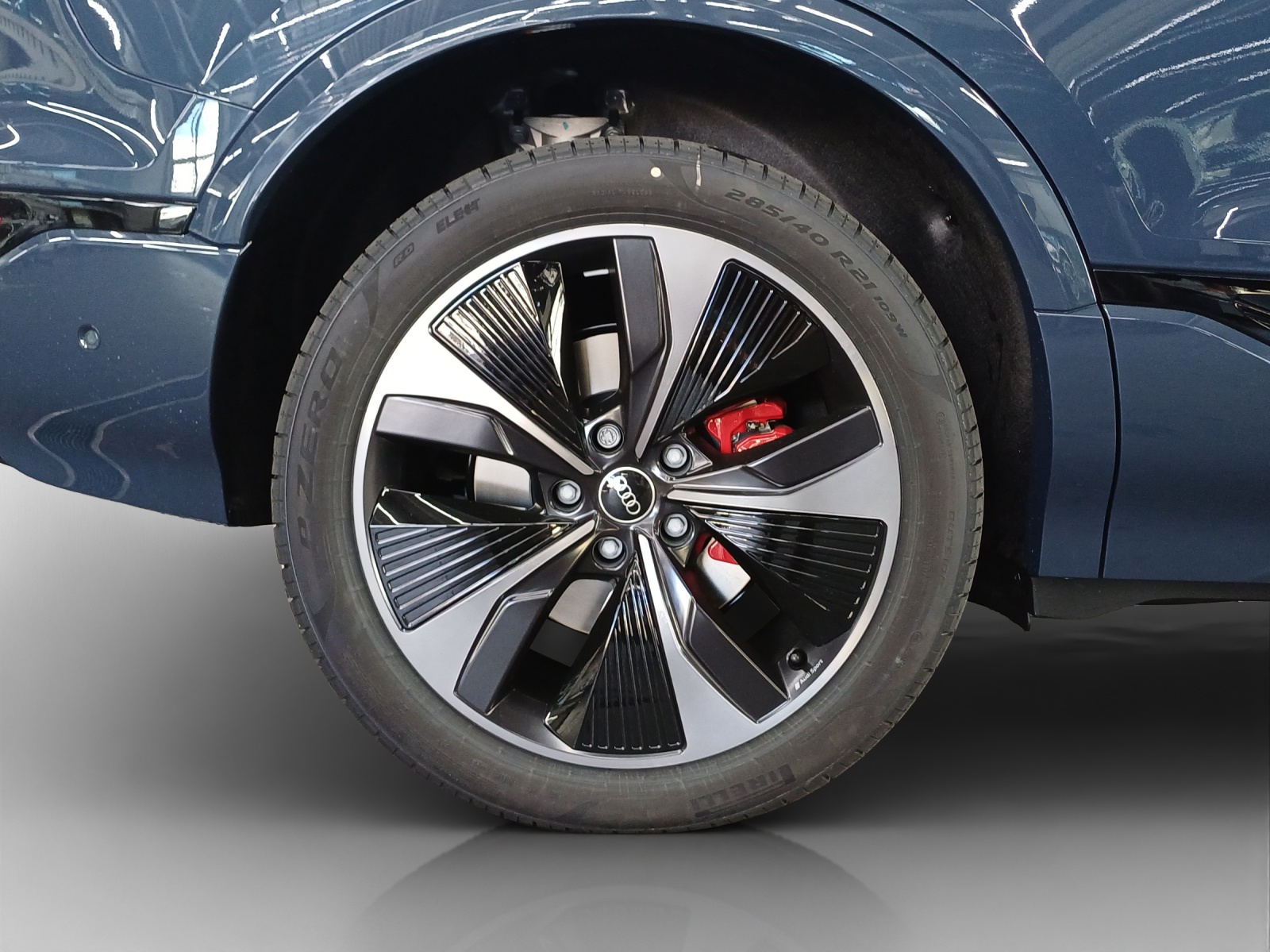 AUDI SQ6 e-tron quattro-image-15