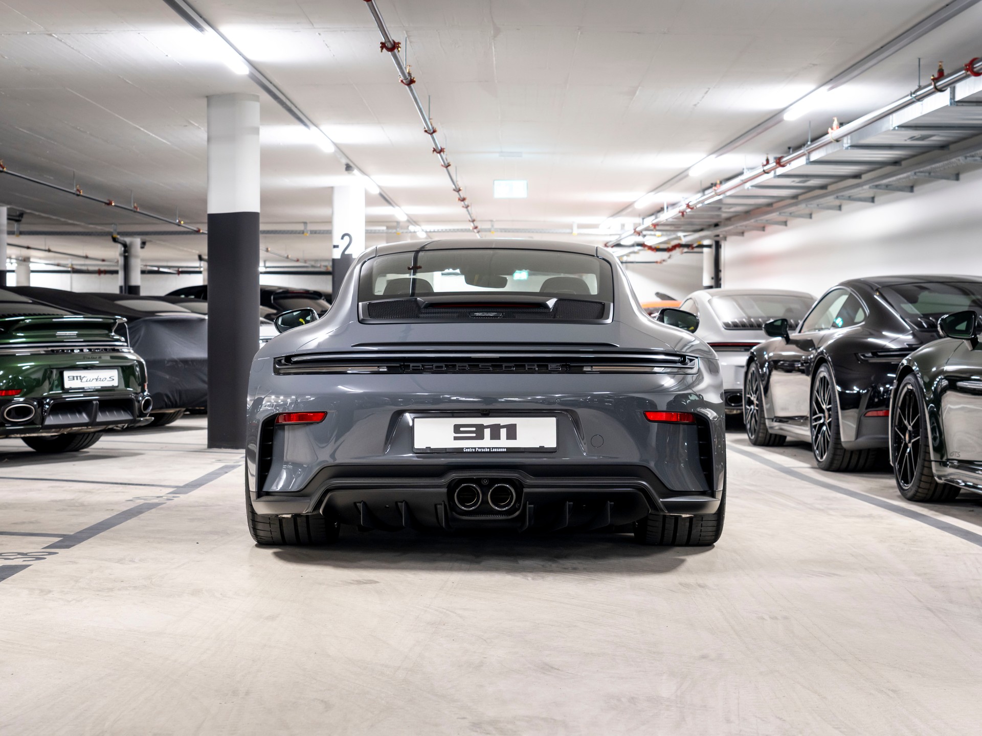 PORSCHE 911 GT3 Touring PDK-image-4