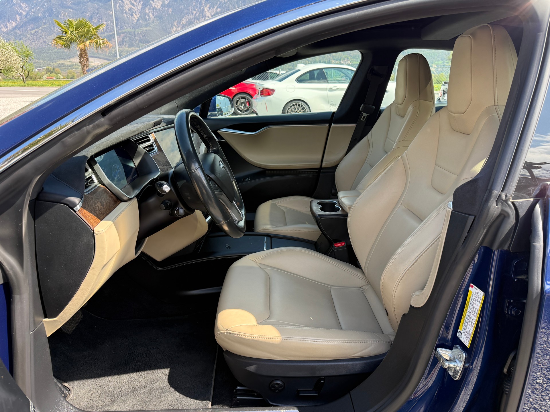 TESLA Model S 90 Facelift * HW3 * free Supercharger übertragbar * free connectivity * CCS * 1. Hand *-image-4