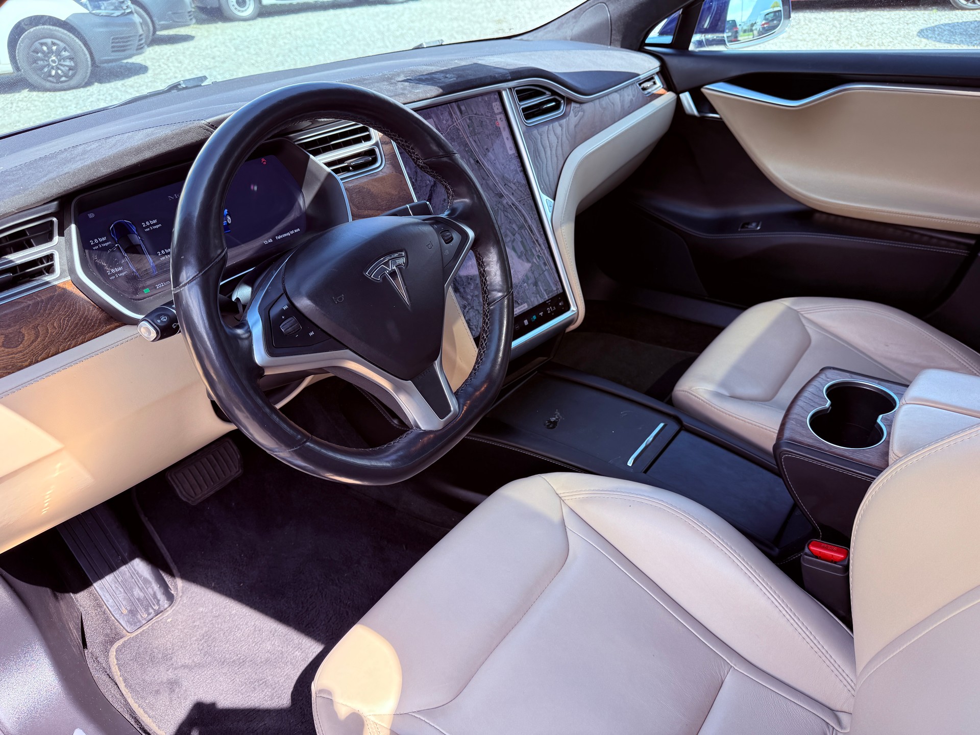 TESLA Model S 90 Facelift * HW3 * free Supercharger übertragbar * free connectivity * CCS * 1. Hand *-image-5