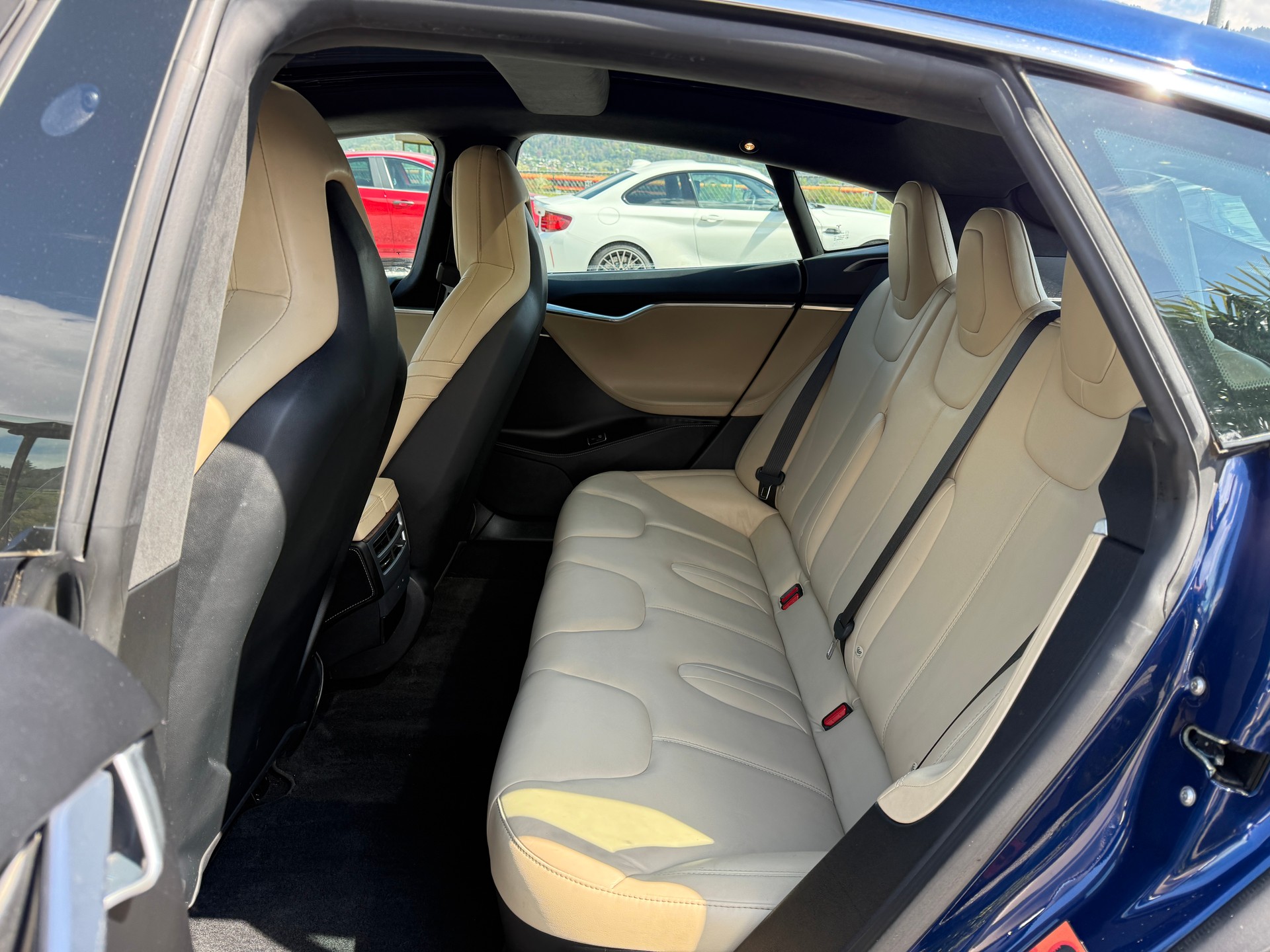 TESLA Model S 90 Facelift * HW3 * free Supercharger übertragbar * free connectivity * CCS * 1. Hand *-image-9
