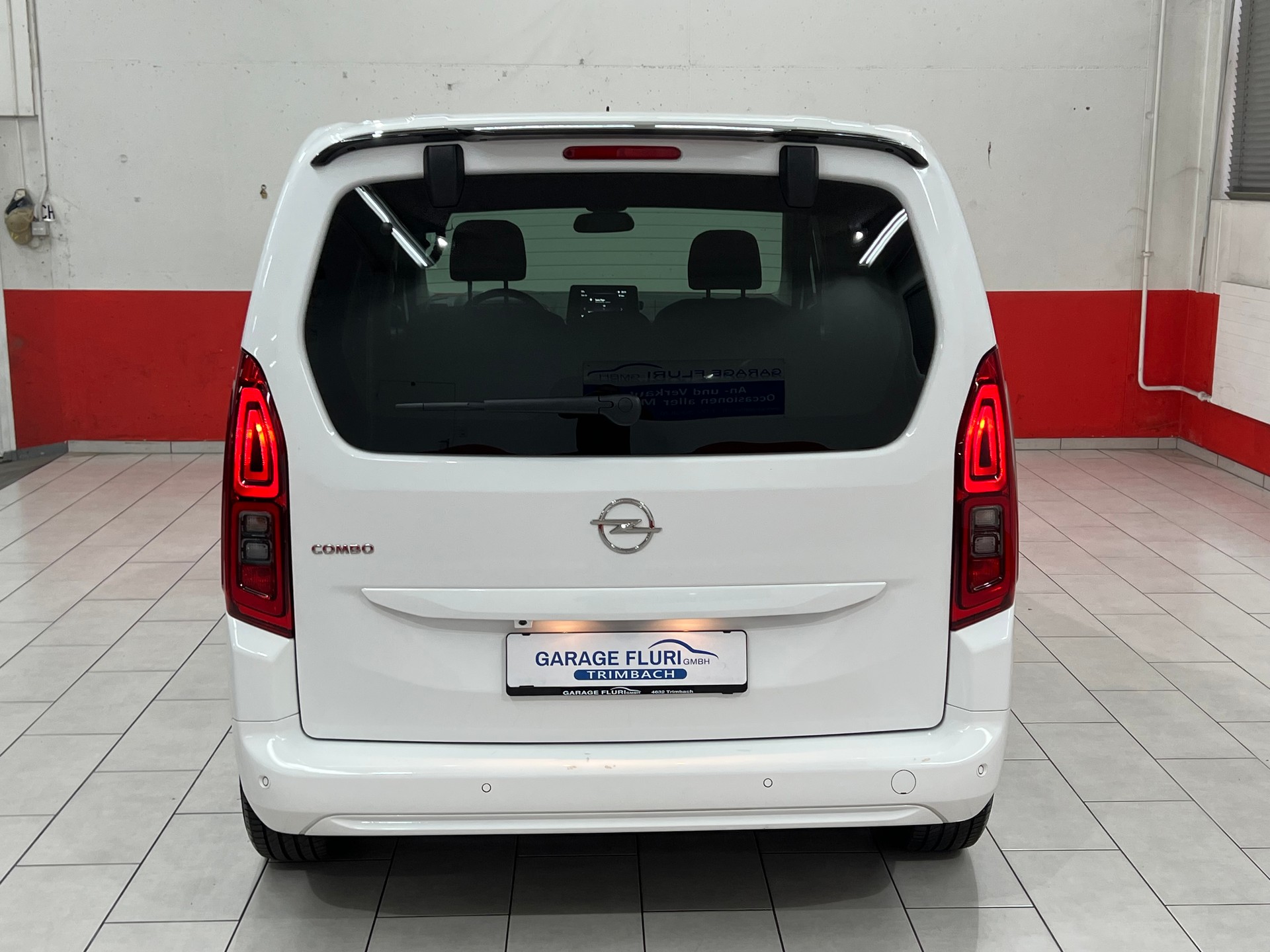 OPEL Combo Life 1.2 Elegance Automat-image-4