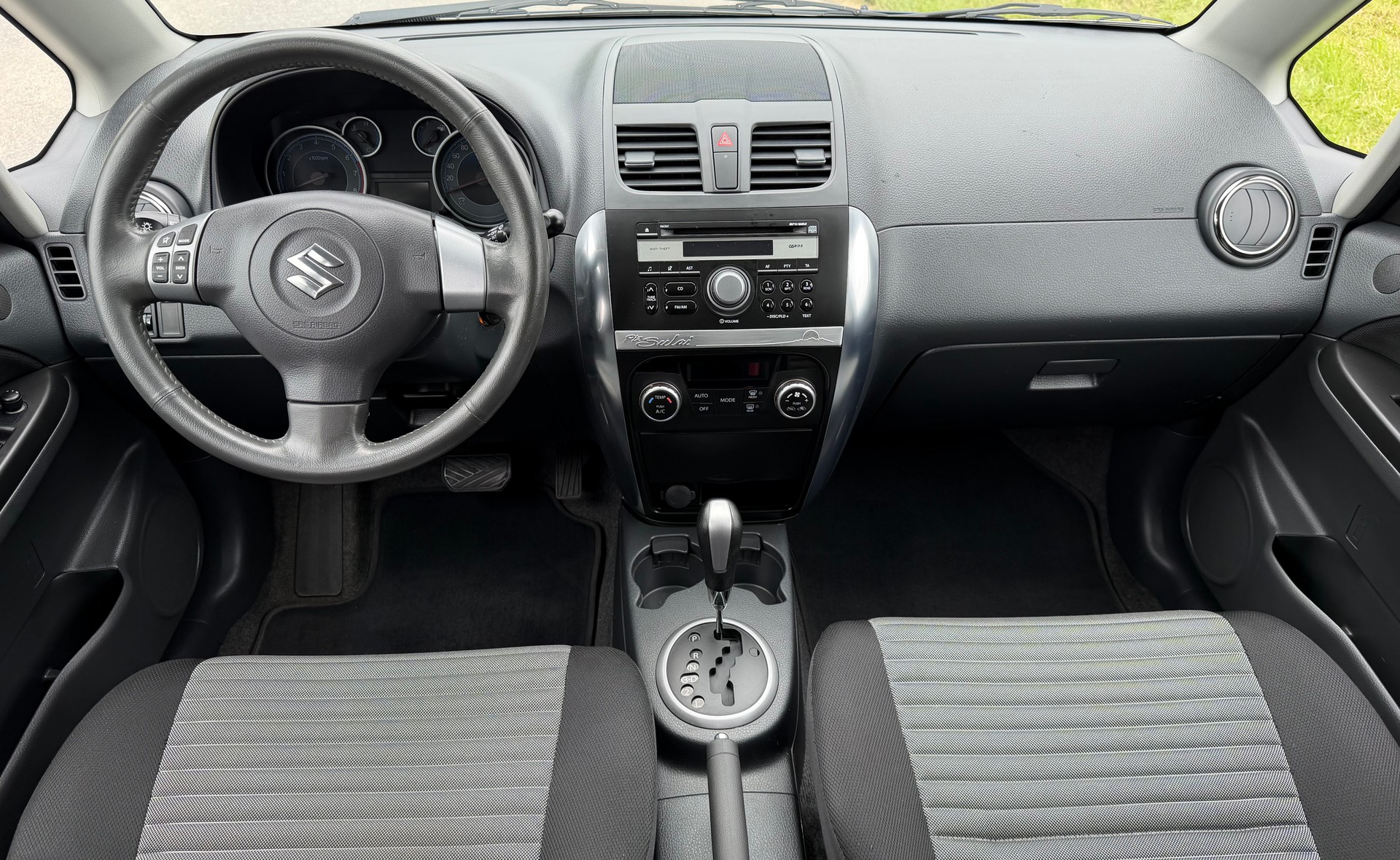 SUZUKI SX4 1.6 16V GL Top Piz Sulai 4WD Automatic-image-11